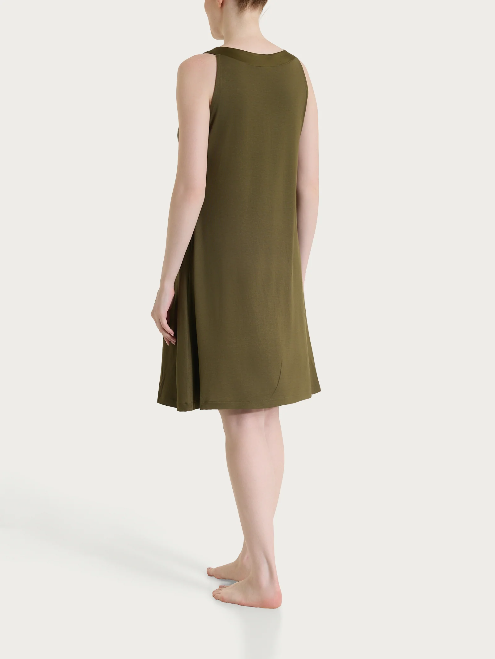 Abito smanicato con collo a sviluppo circolare in Viscosa Summer - Dark Olive - Image 2