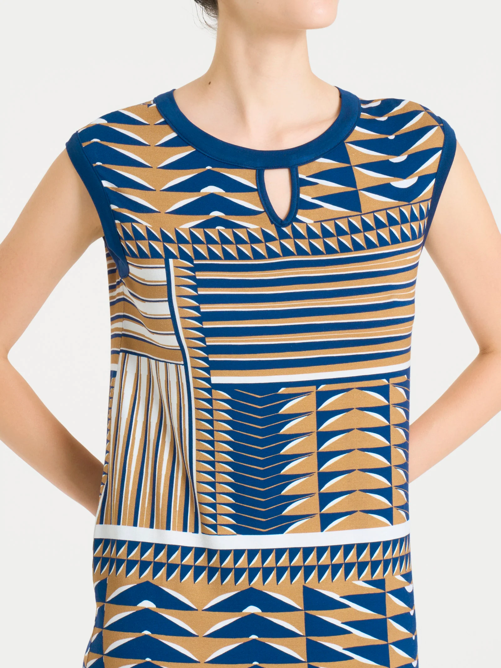 Abito smanicato con geometric pattern in Viscosa Summer - Fant. Indian Tan - Image 3