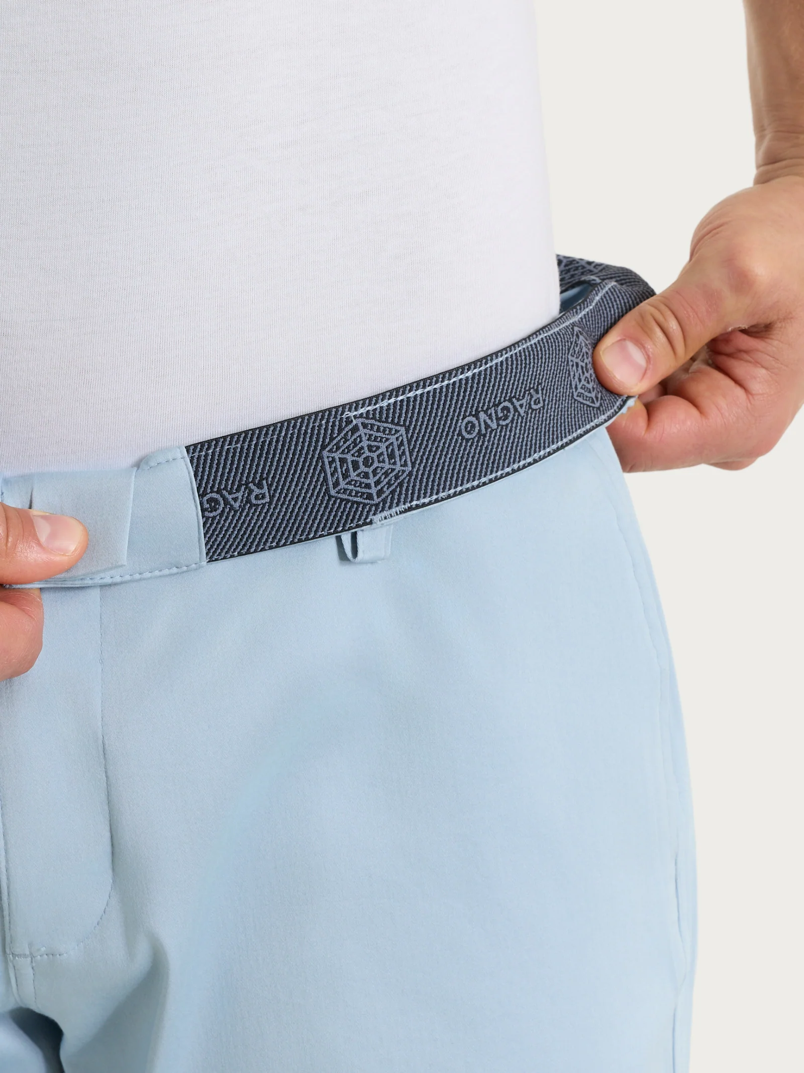 Bermuda con tasche in Satin Power  - Dusty Blue - Image 5