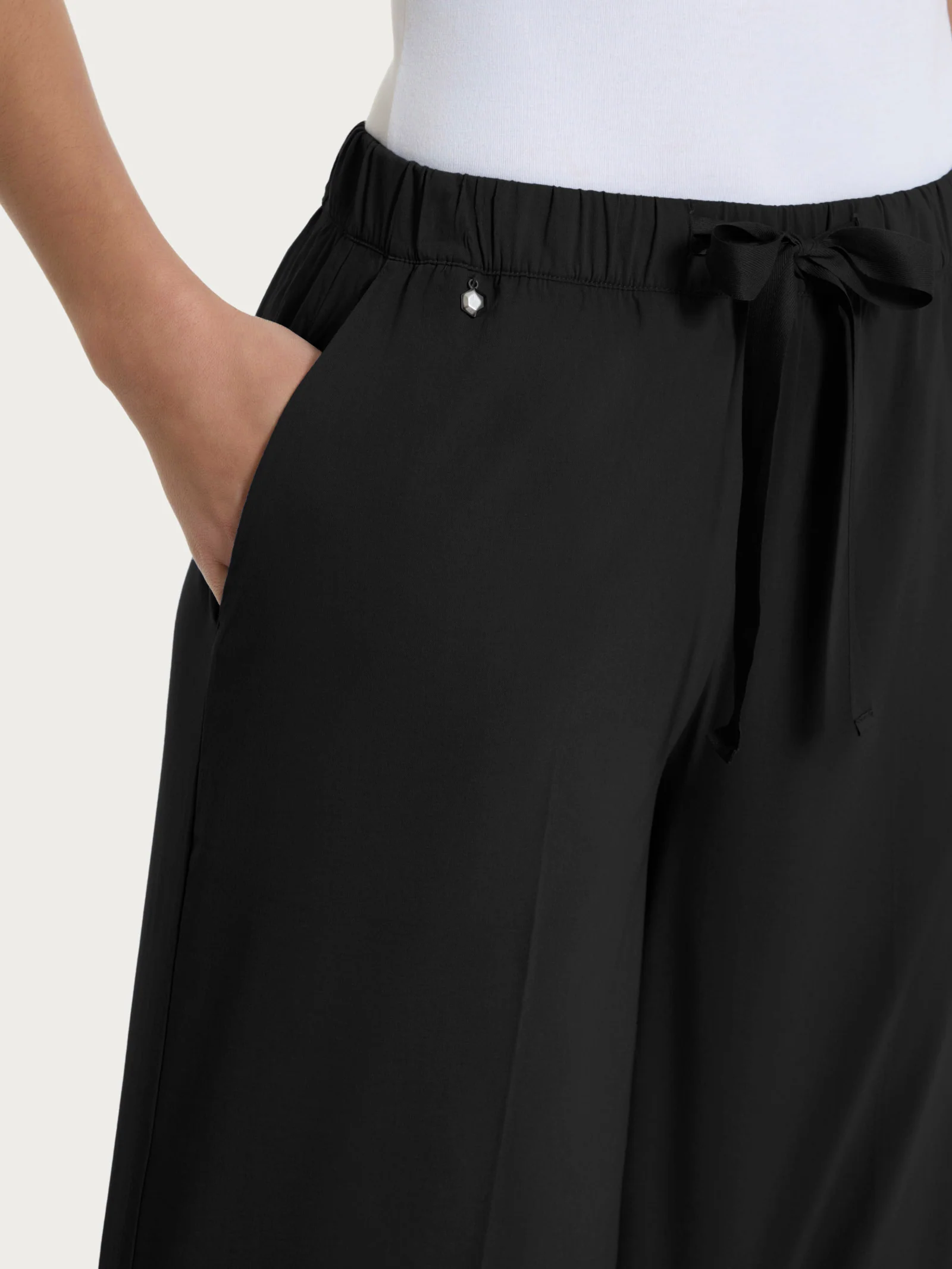 Bermuda in Super Fresh - Nero - Image 3