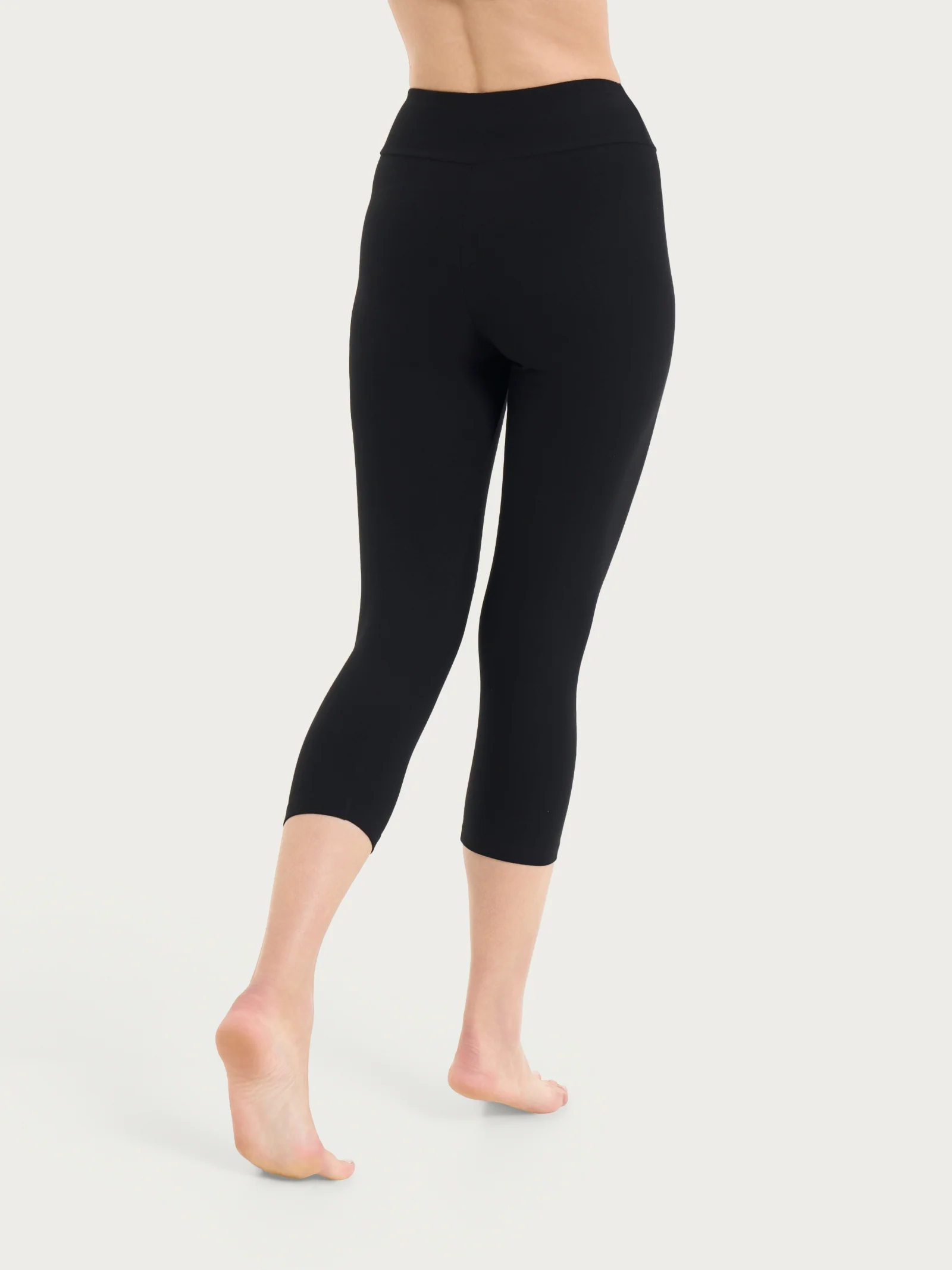 beYOUtiful Homewear – Leggings a pinocchietto in cotone elasticizzato  - Nero - Image 2