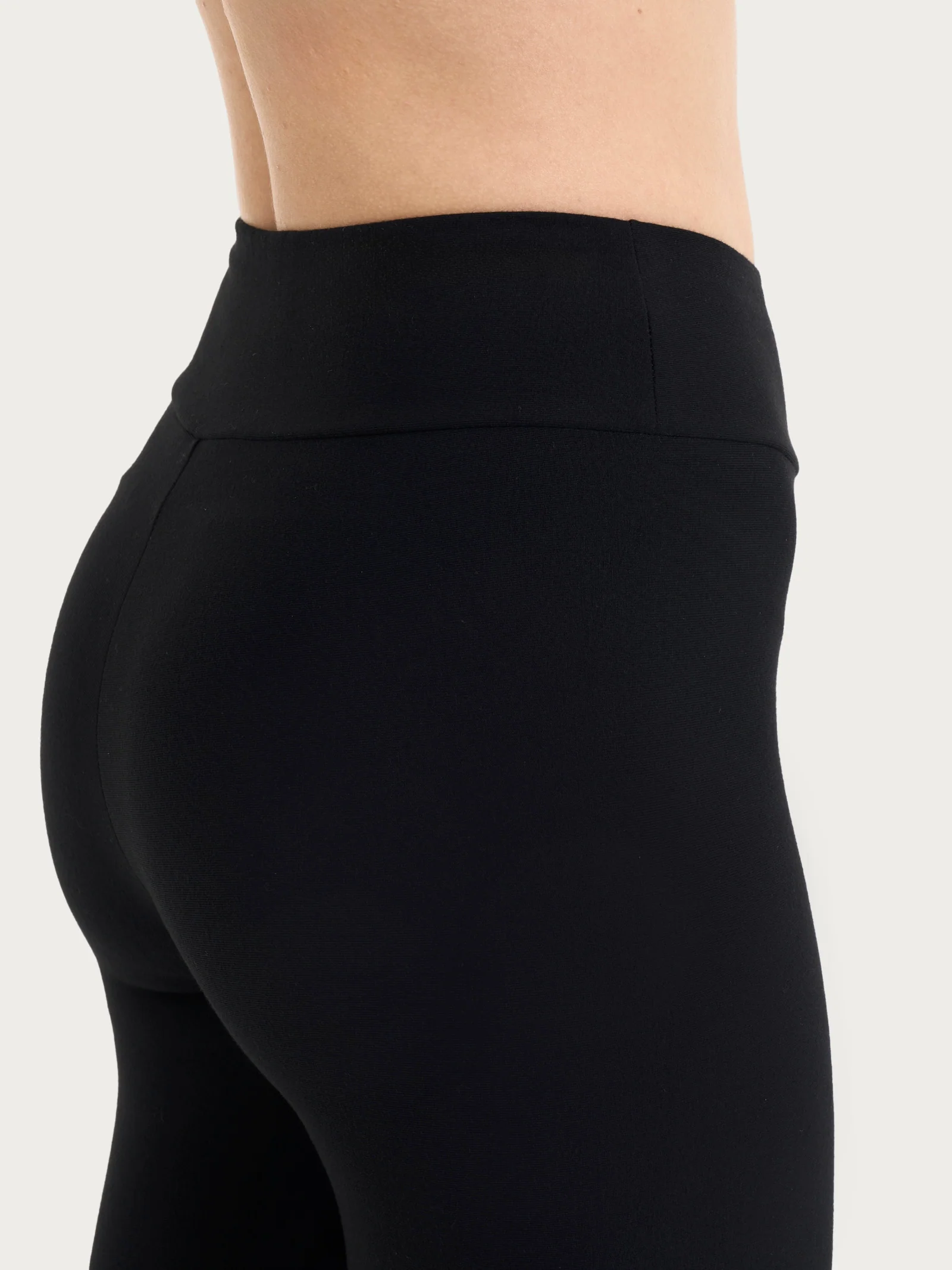 beYOUtiful Homewear – Leggings a pinocchietto in cotone elasticizzato  - Nero - Image 3