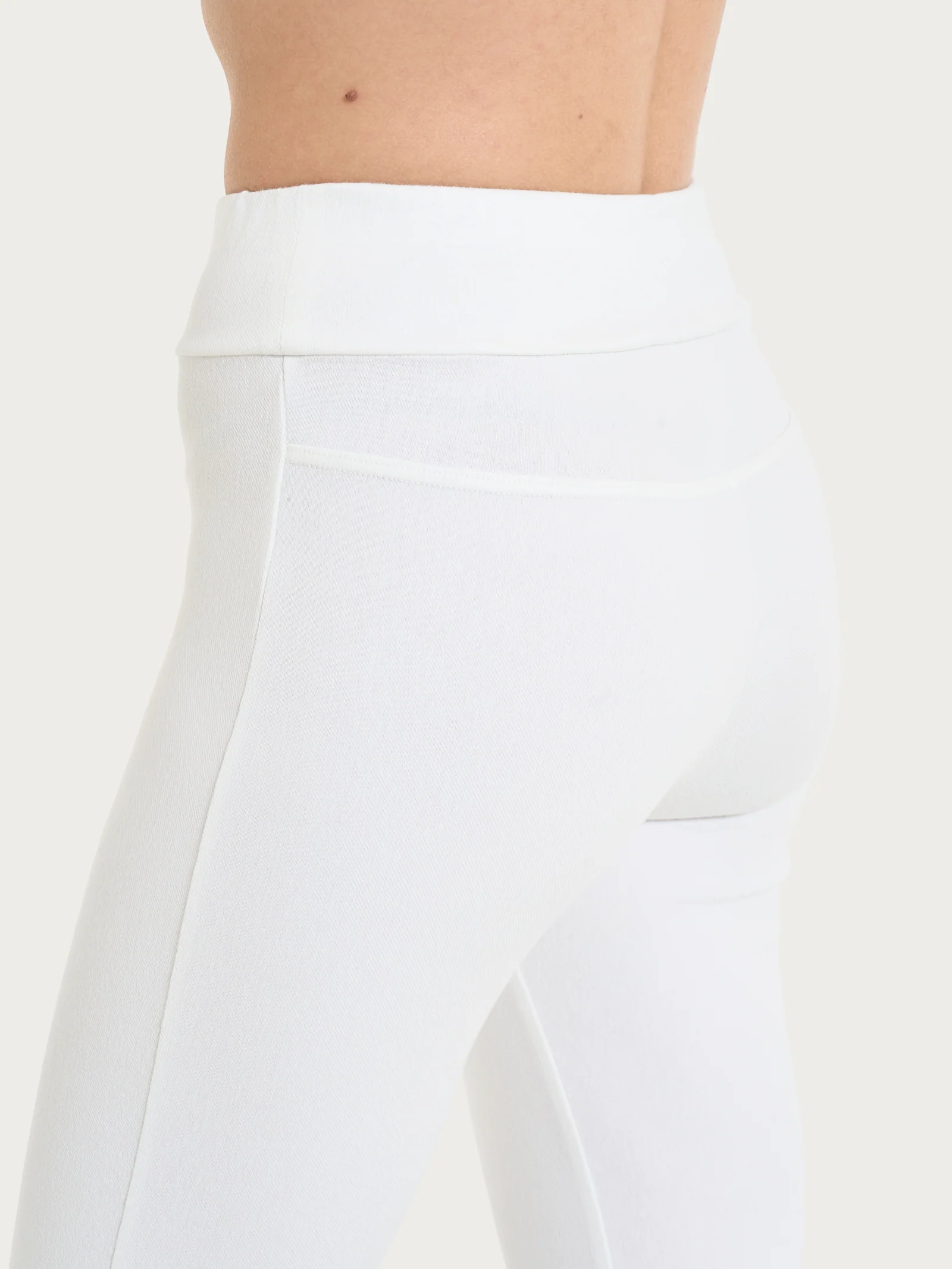 beYOUtiful Homewear – Leggings a pinocchietto in maglia denim - Bianco - Image 3