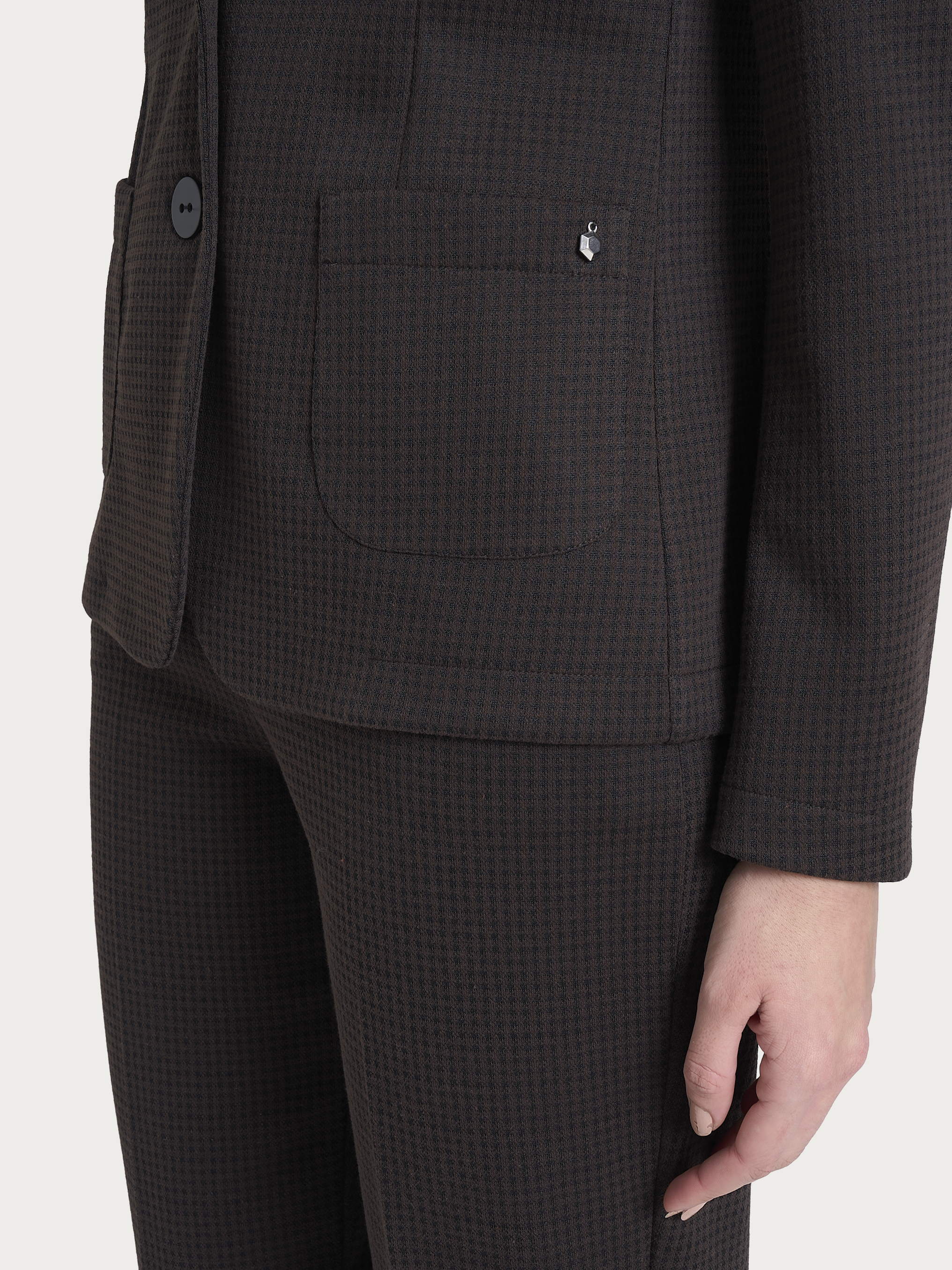 Blazer con due bottoni e micro check in Eco Jacquard - Fant. Chocolate Torte - Image 3