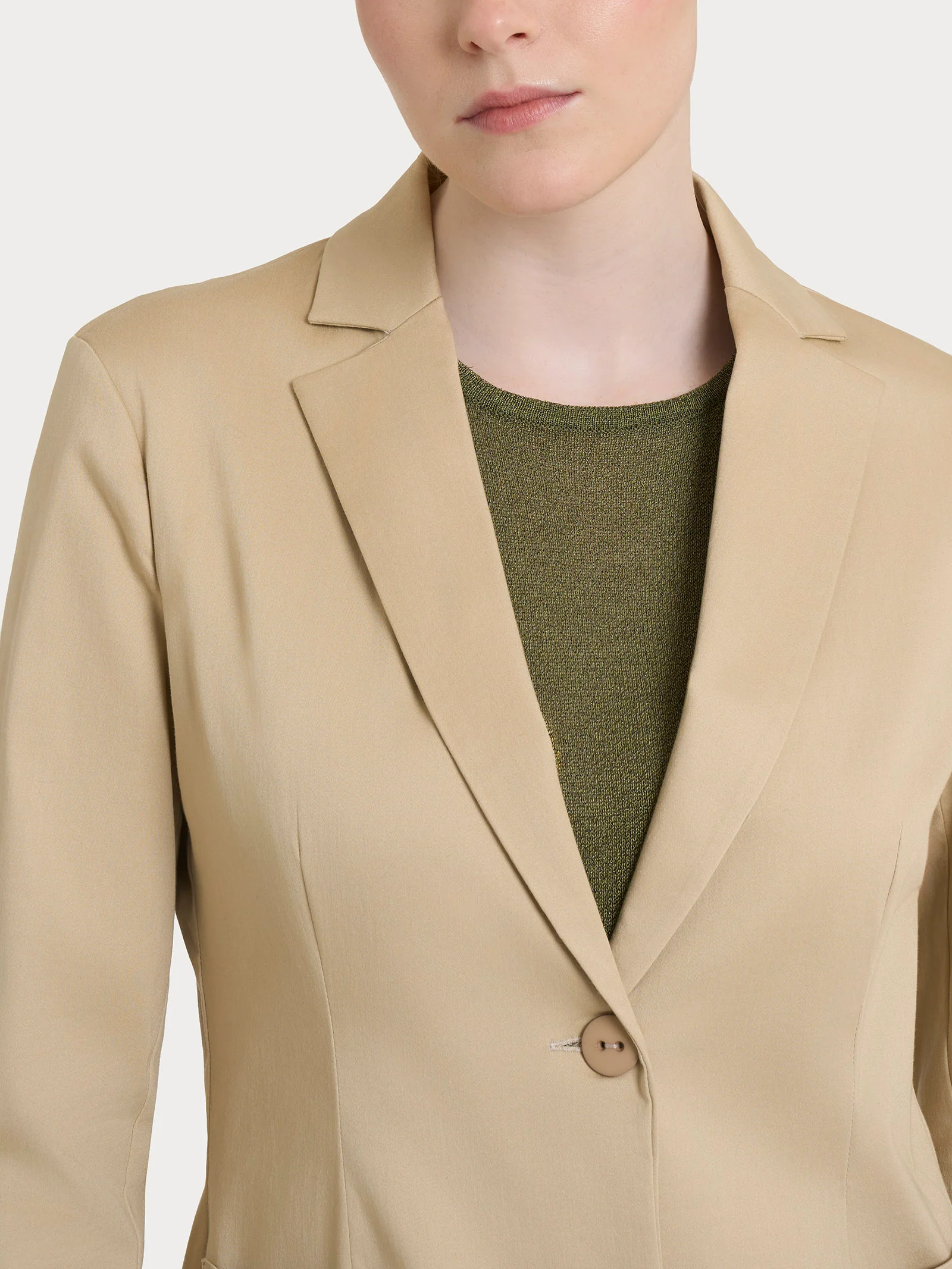Blazer con due bottoni in Satin Power - Irish Cream - Image 3