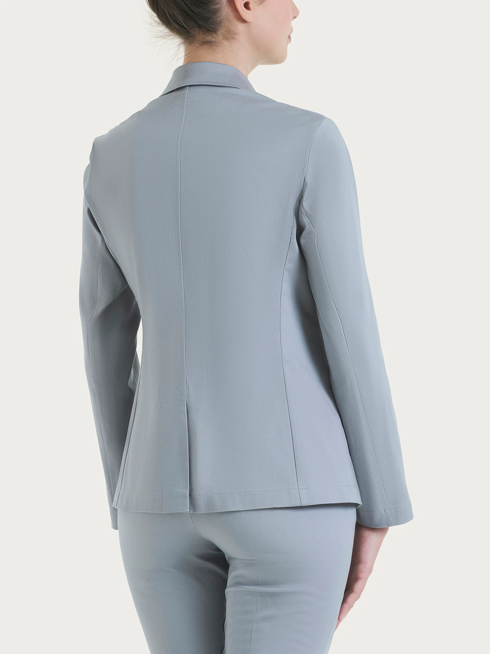 Blazer con due bottoni in Satin Power - Ultimate Gray - Image 2