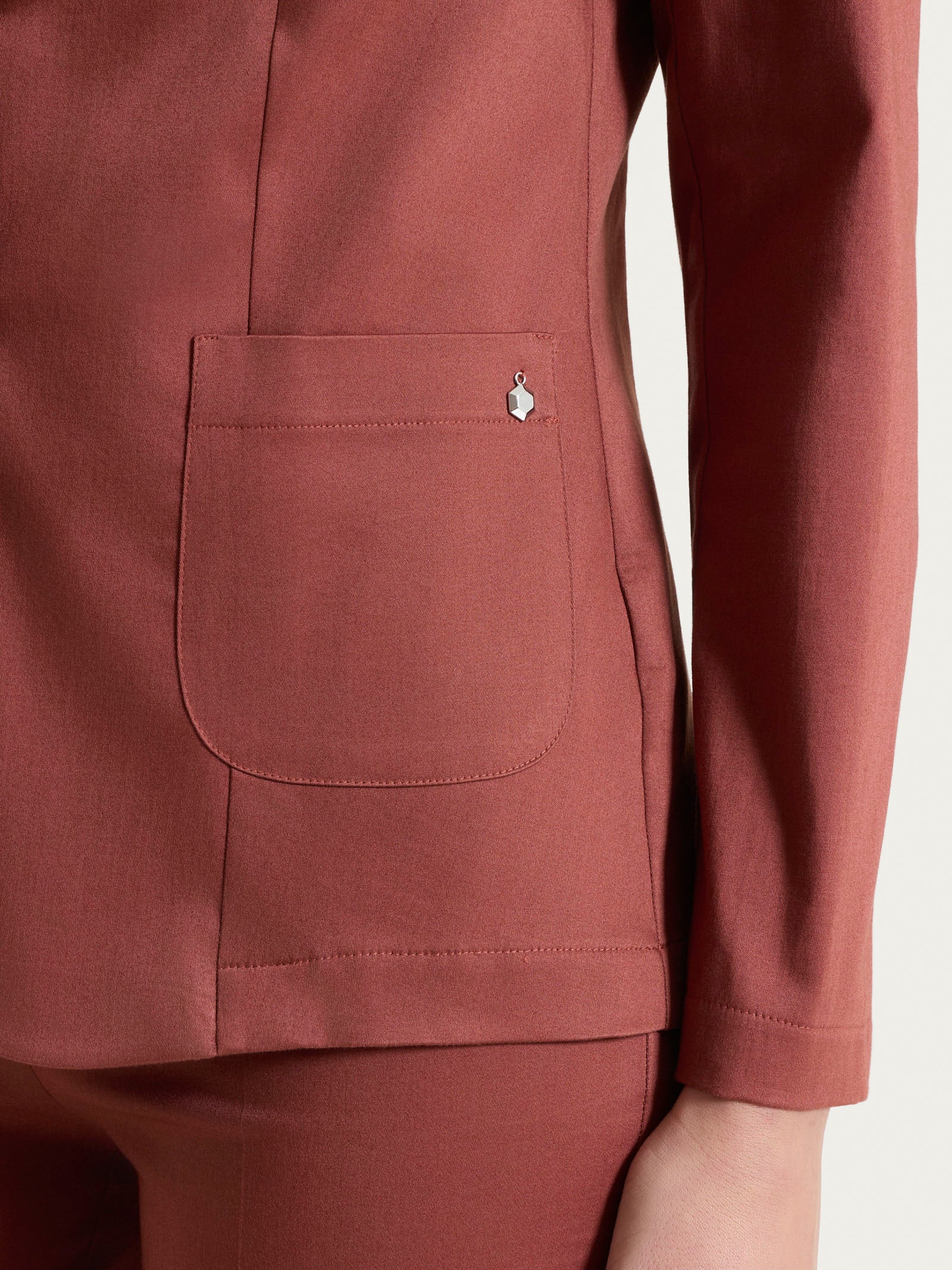 Blazer con due bottoni in Satin Power - Mahogany - Image 3
