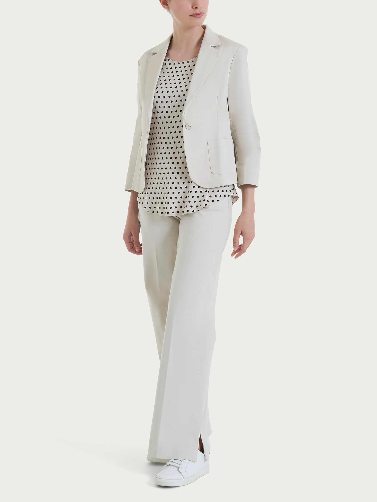 Blazer corto con 1 bottone e manica 3/4 in Satin Power - Champignon - Image 4