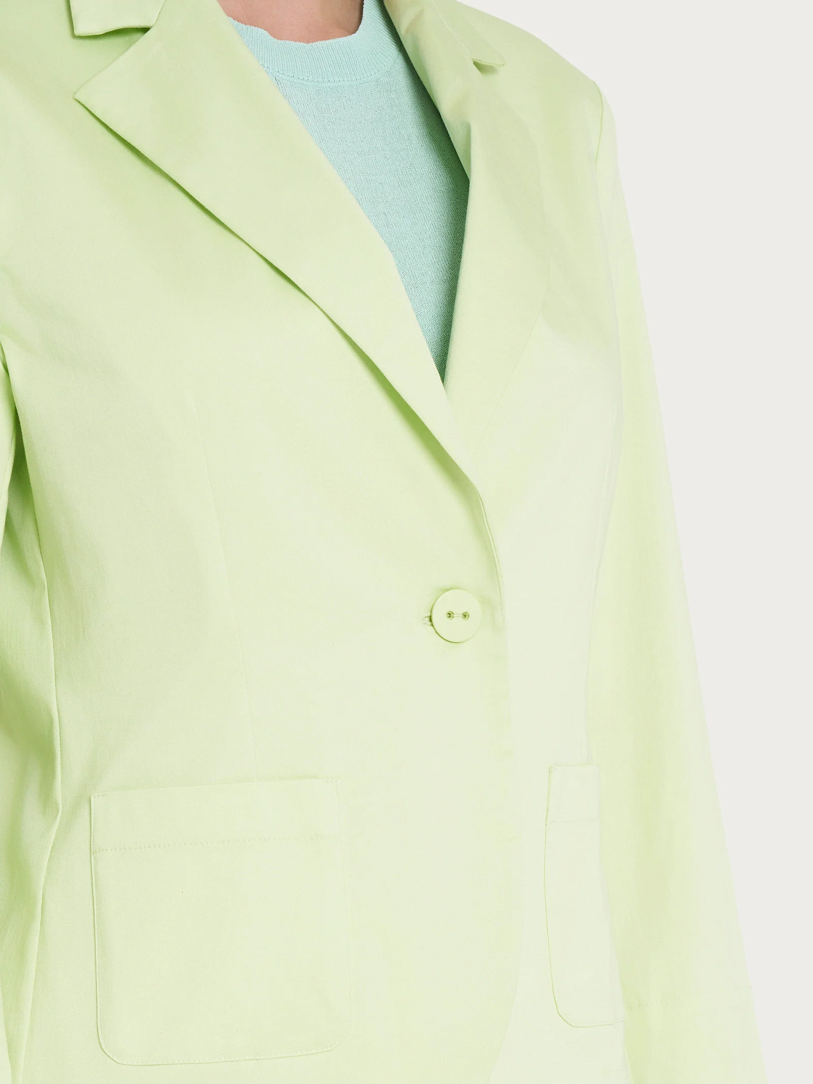 Blazer corto con 1 bottone e manica 3/4 in Satin Power - Shadow Lime - Image 3