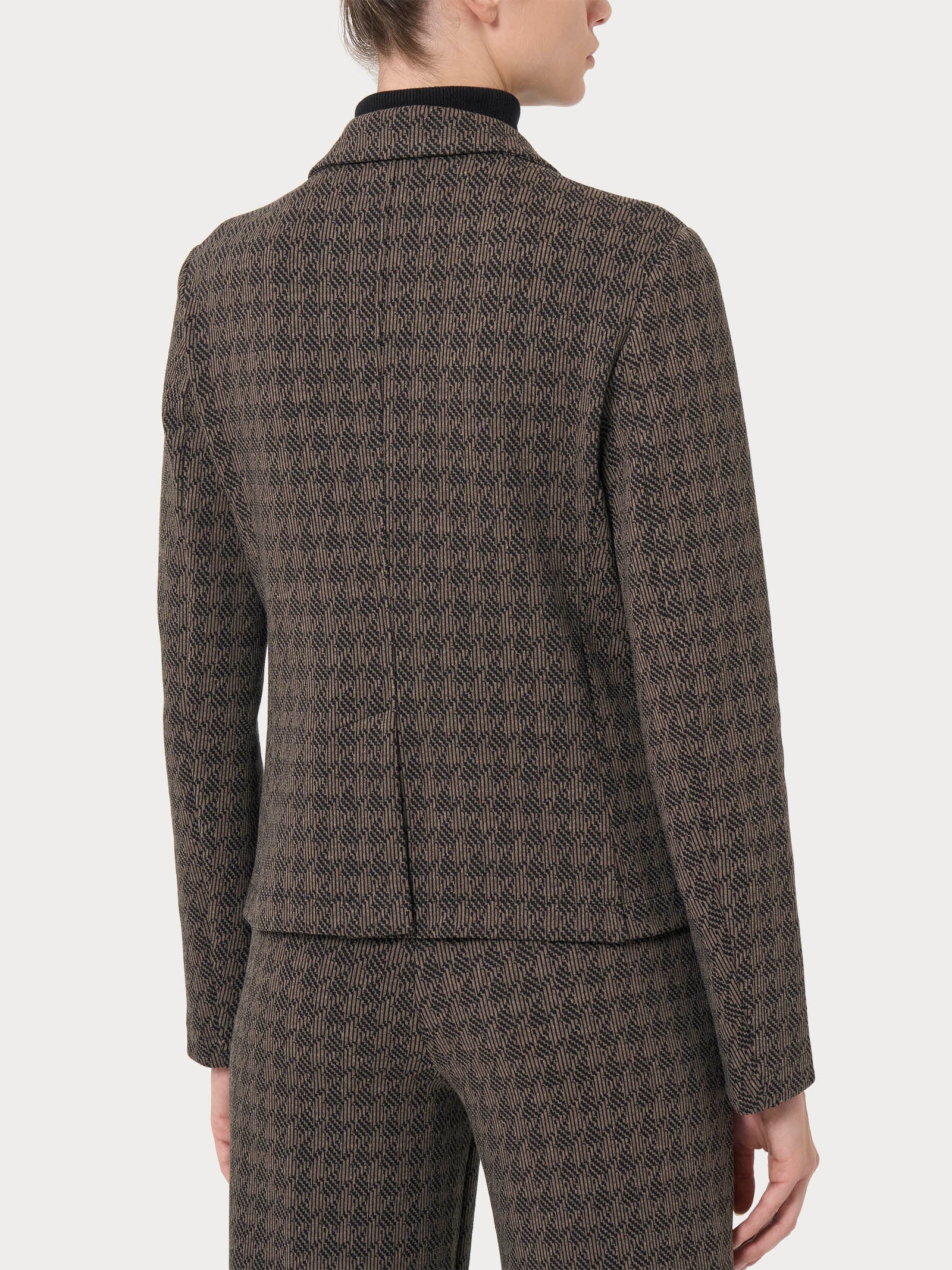 Blazer corto con 1 bottone in tessuto Eco Jacquard - Fant. Pine Bark - Image 2