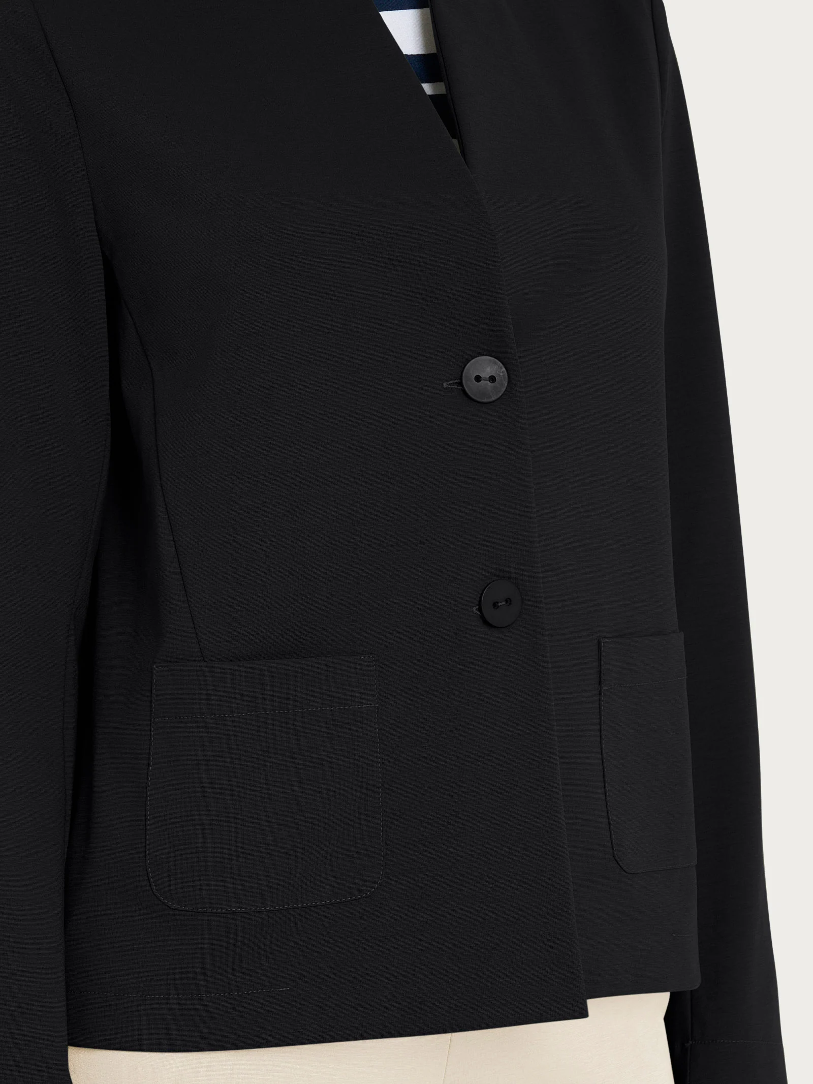 Blazer corto con revers alzato in Compact Light - Nero - Image 3