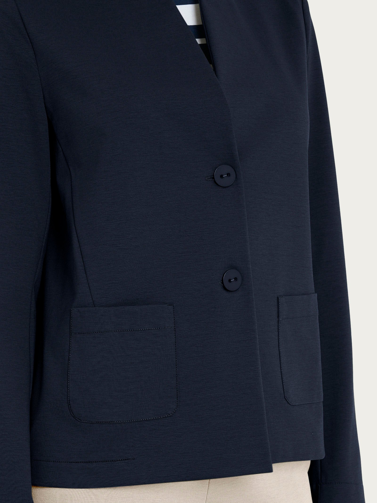 Blazer corto con revers alzato in Compact Light - Bleu - Image 3