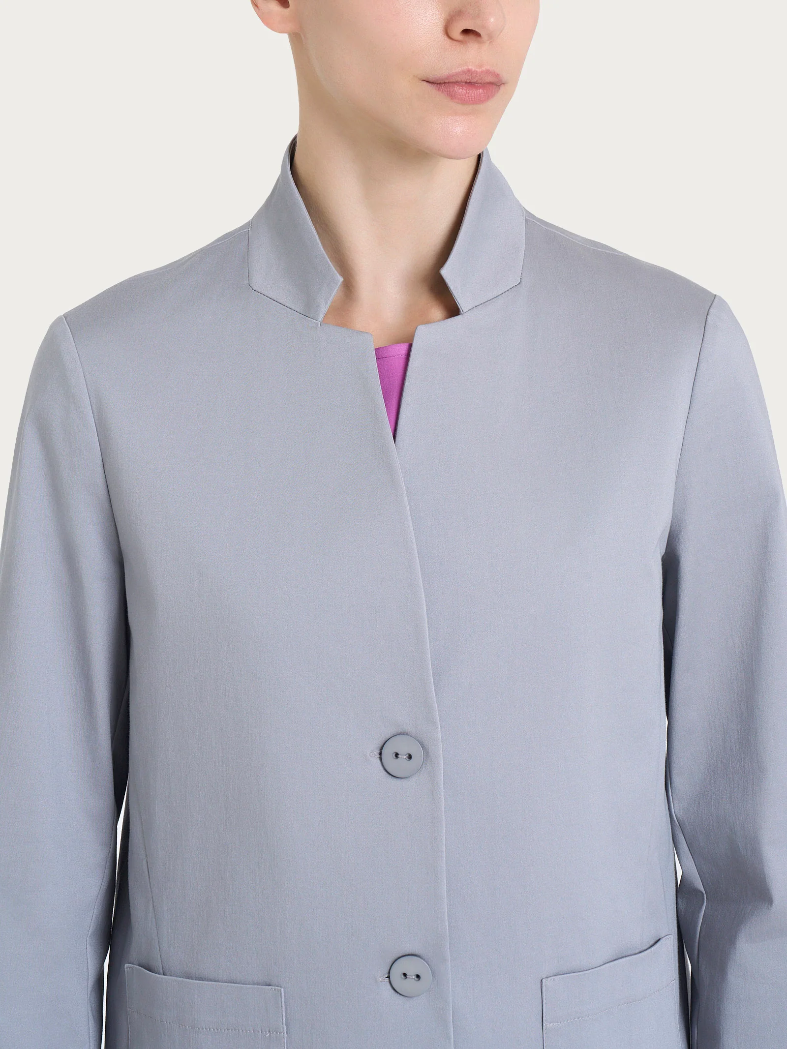 Blazer corto in Satin Power - Ultimate Gray - Image 3
