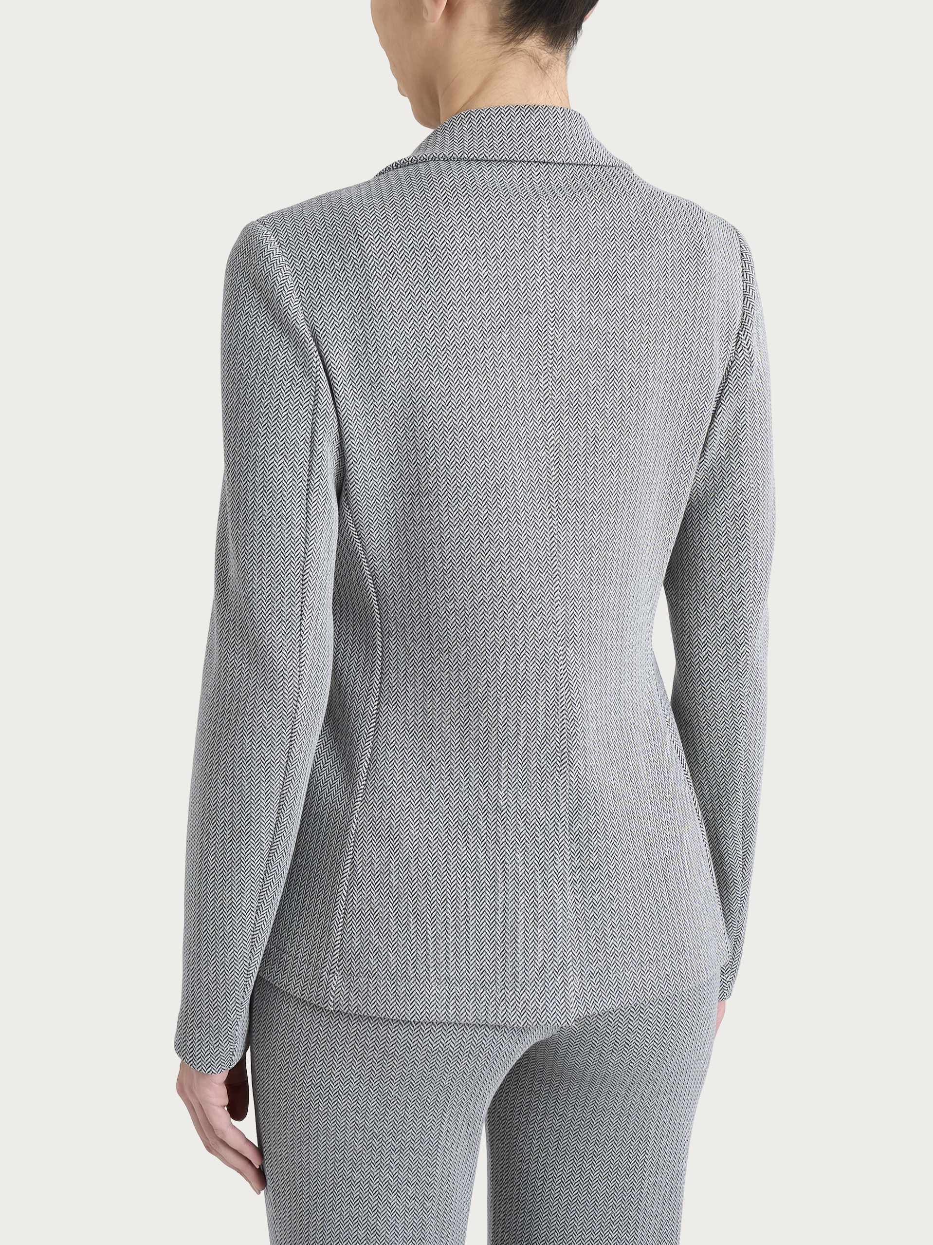 Blazer due bottoni con fantasia a spina di pesce in Eco Jacquard - Fant.Nero - Image 2
