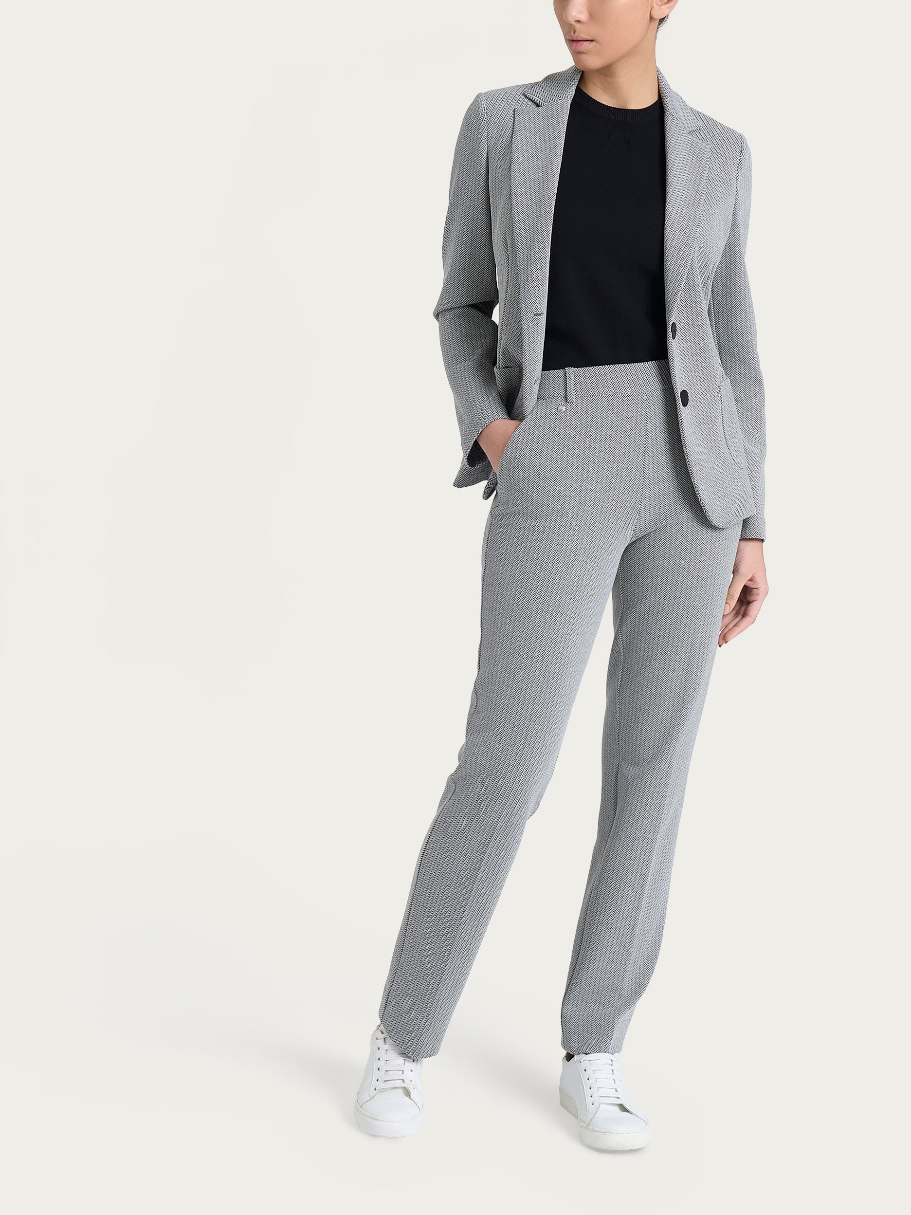 Blazer due bottoni con fantasia a spina di pesce in Eco Jacquard - Fant.Nero - Image 5