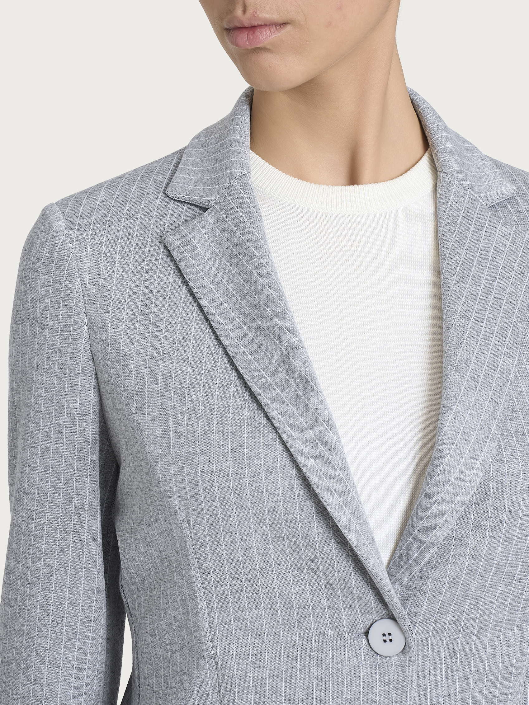 Blazer gessato con due bottoni in Eco Jacquard - Fant.Grigio Mel. - Image 3