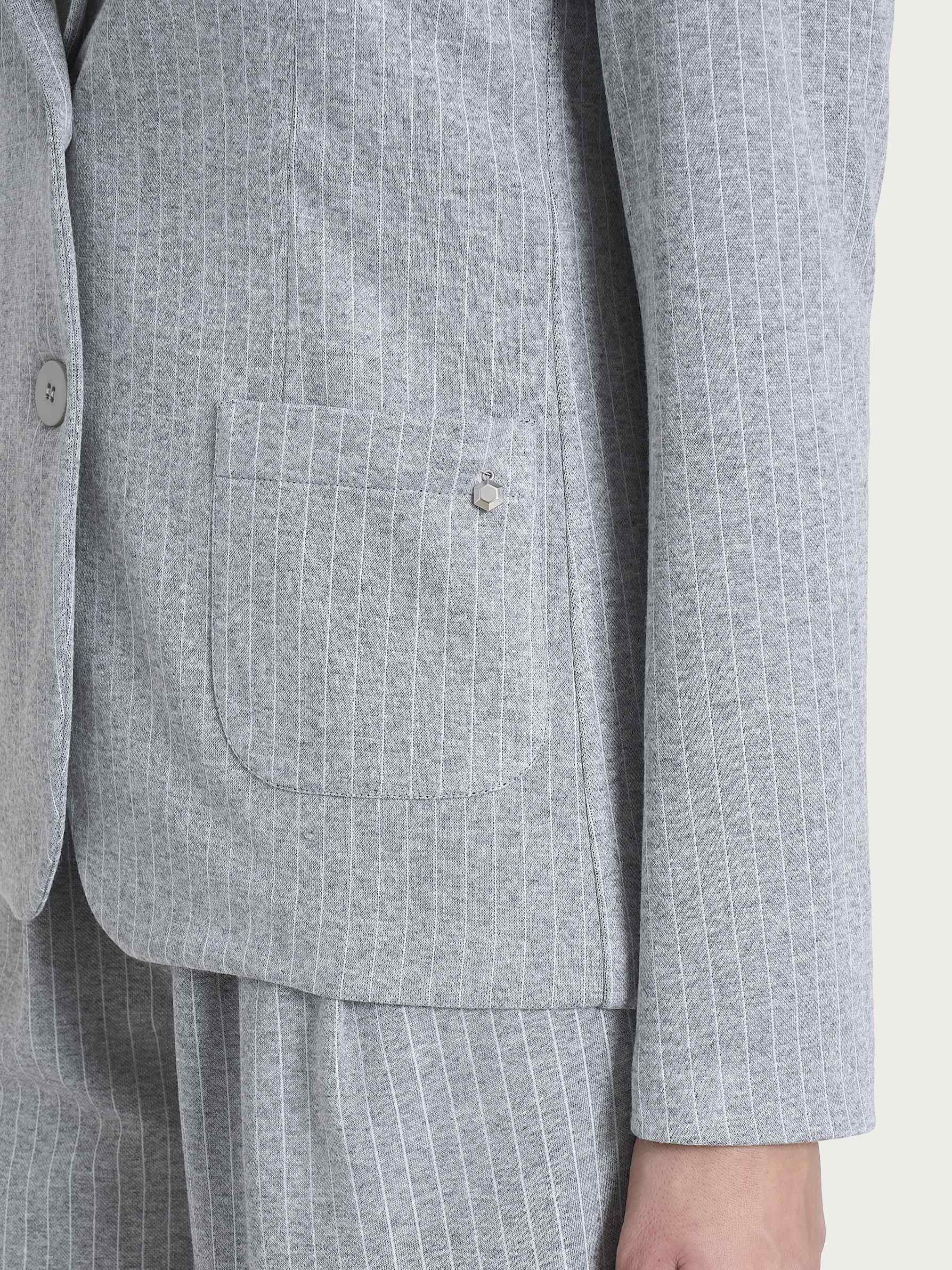 Blazer gessato con due bottoni in Eco Jacquard - Fant.Grigio Mel. - Image 4