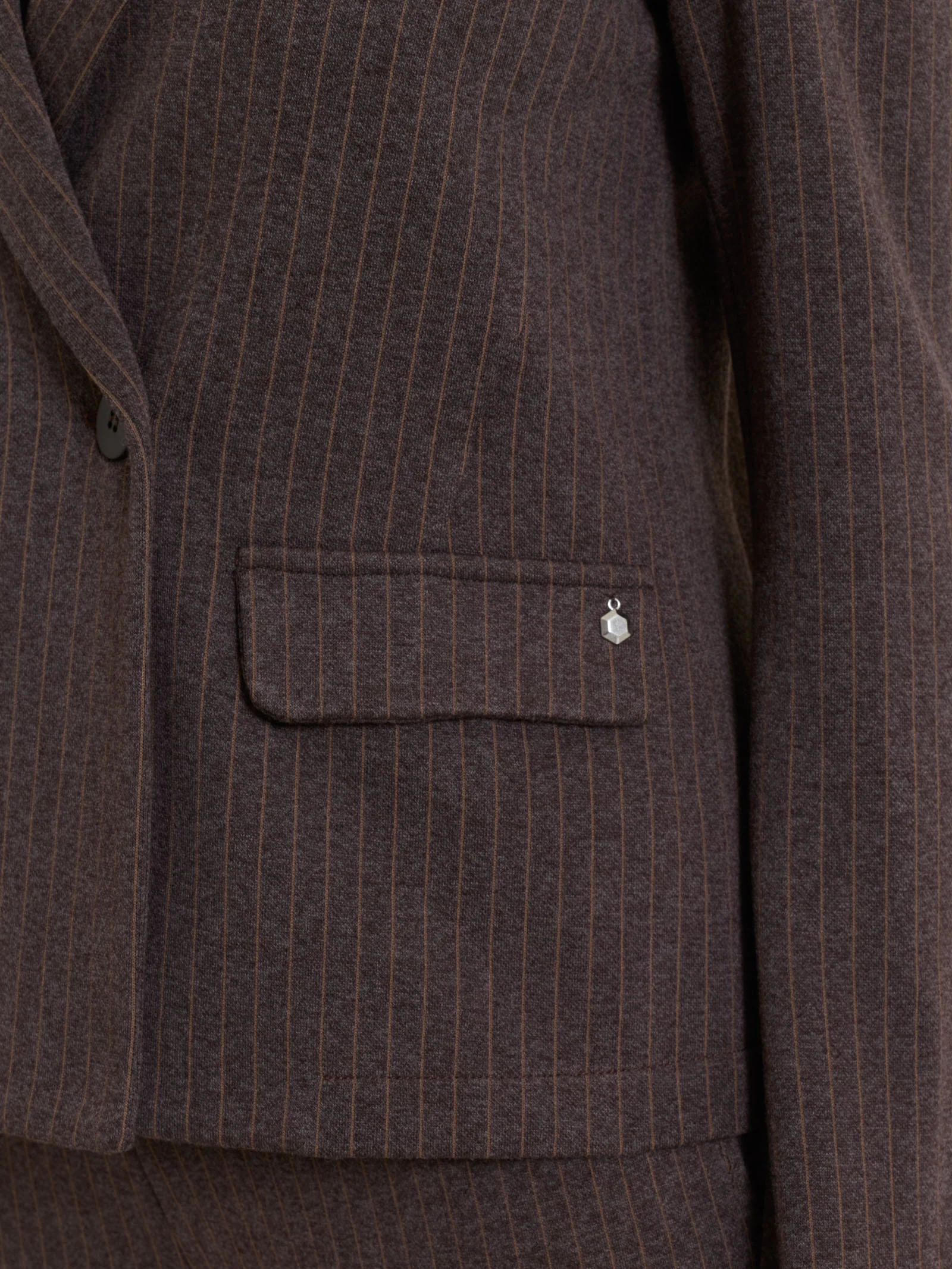 Blazer gessato doppio petto in Eco Jacquard - Fant. Chocolate Torte Mel. - Image 3