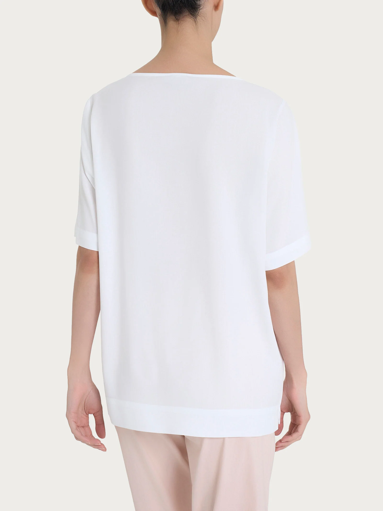 Blusa a manica corta in Ecoseta - Bianco - Image 2