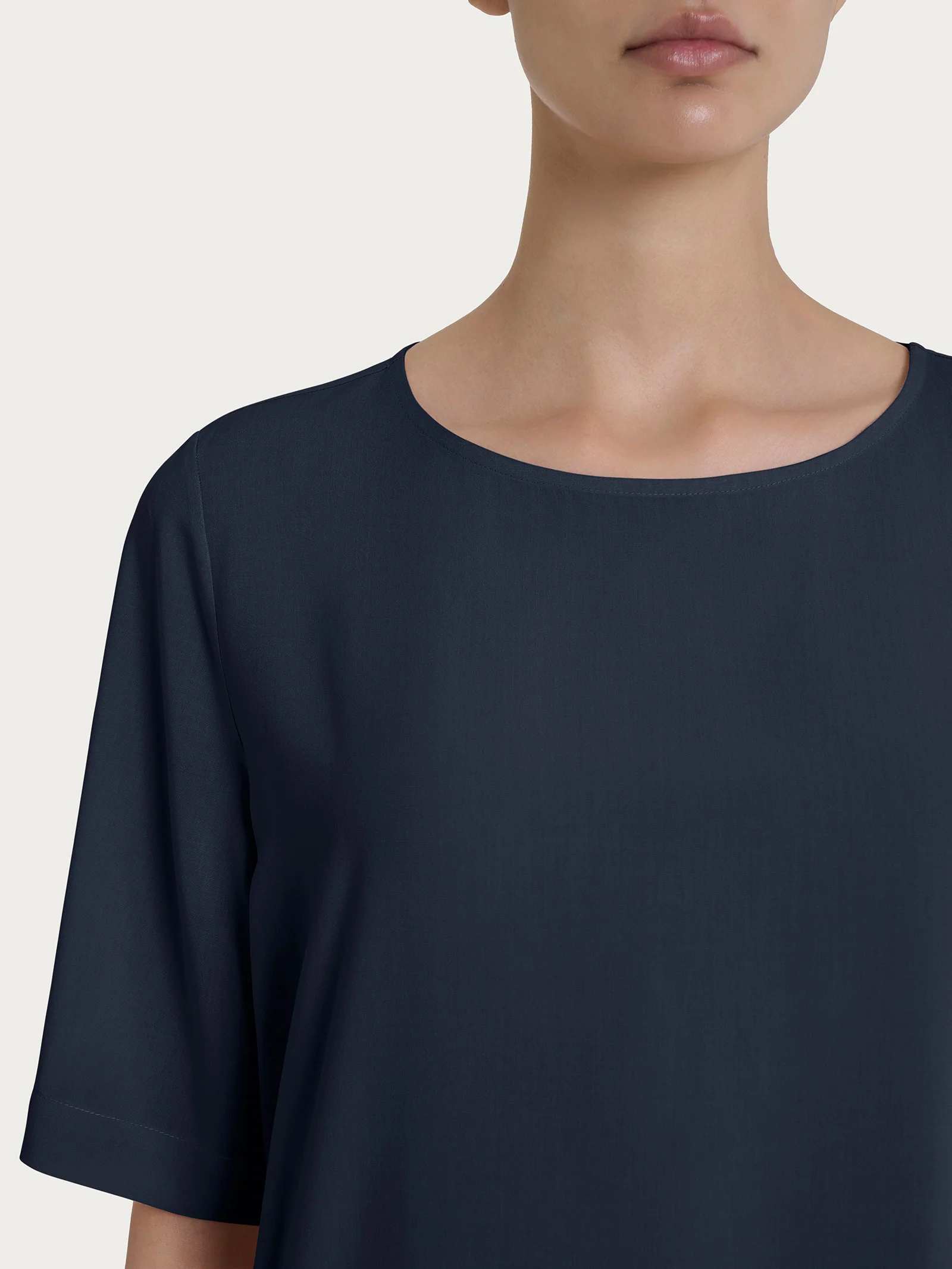 Blusa a manica corta in Ecoseta - Bleu - Image 3