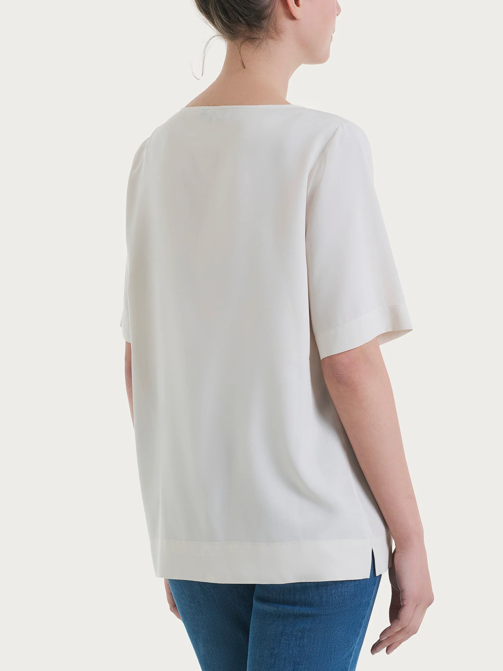 Blusa a manica corta in Ecoseta - Champignon - Image 2