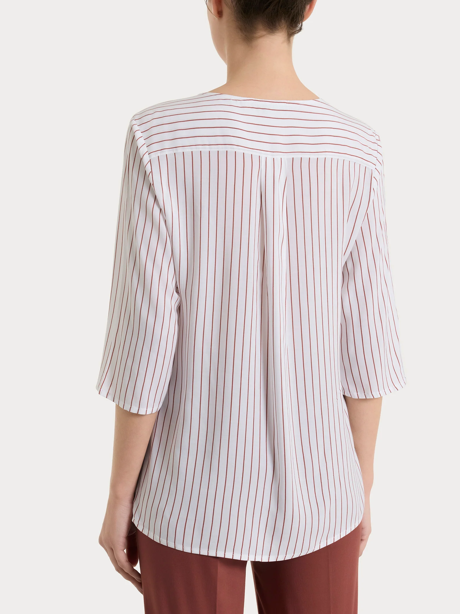 Blusa a righe in EcoSeta - Fant. Mahogany - Image 2