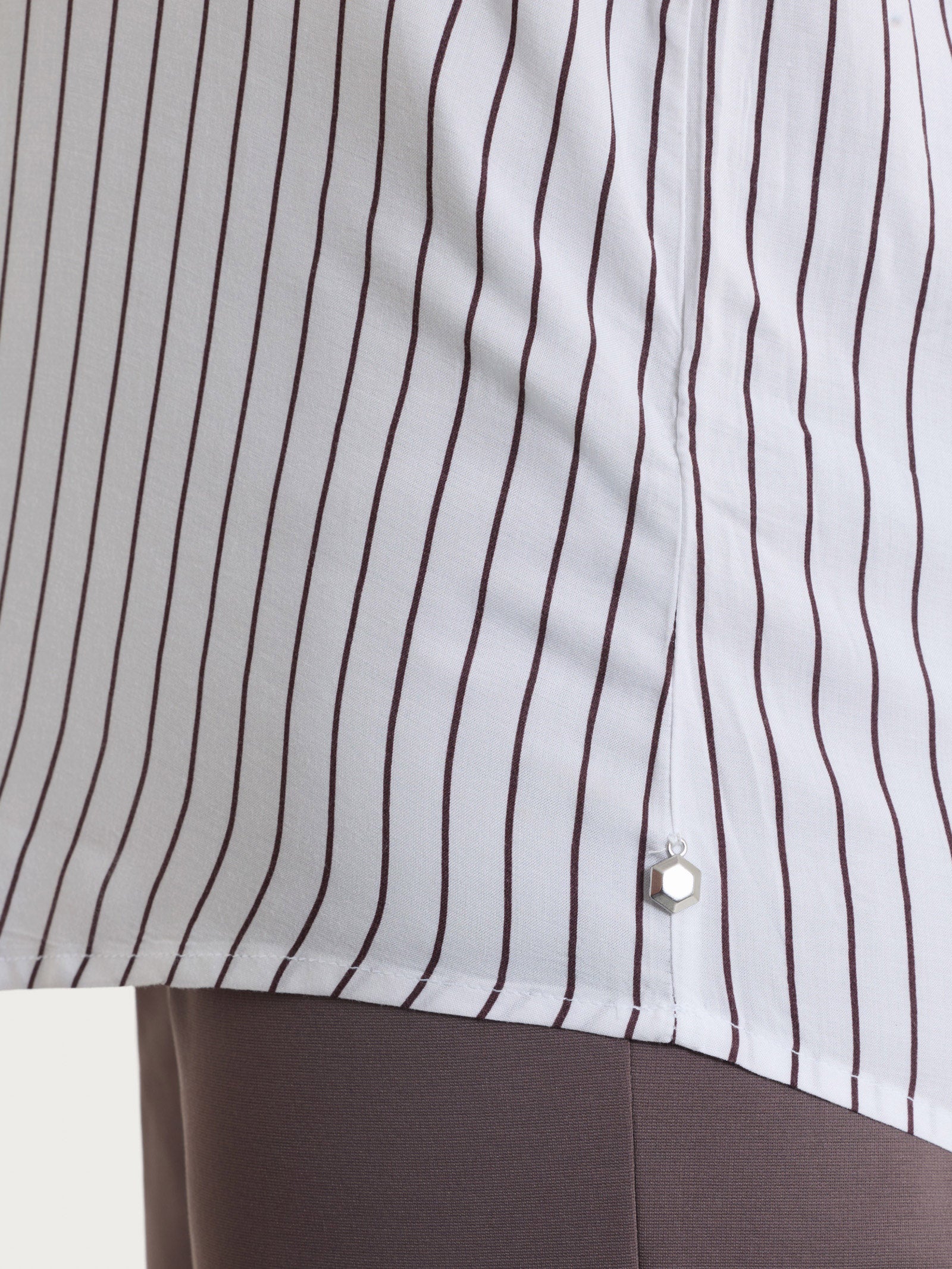 Blusa a righe in EcoSeta - Fant. Raisin - Image 4