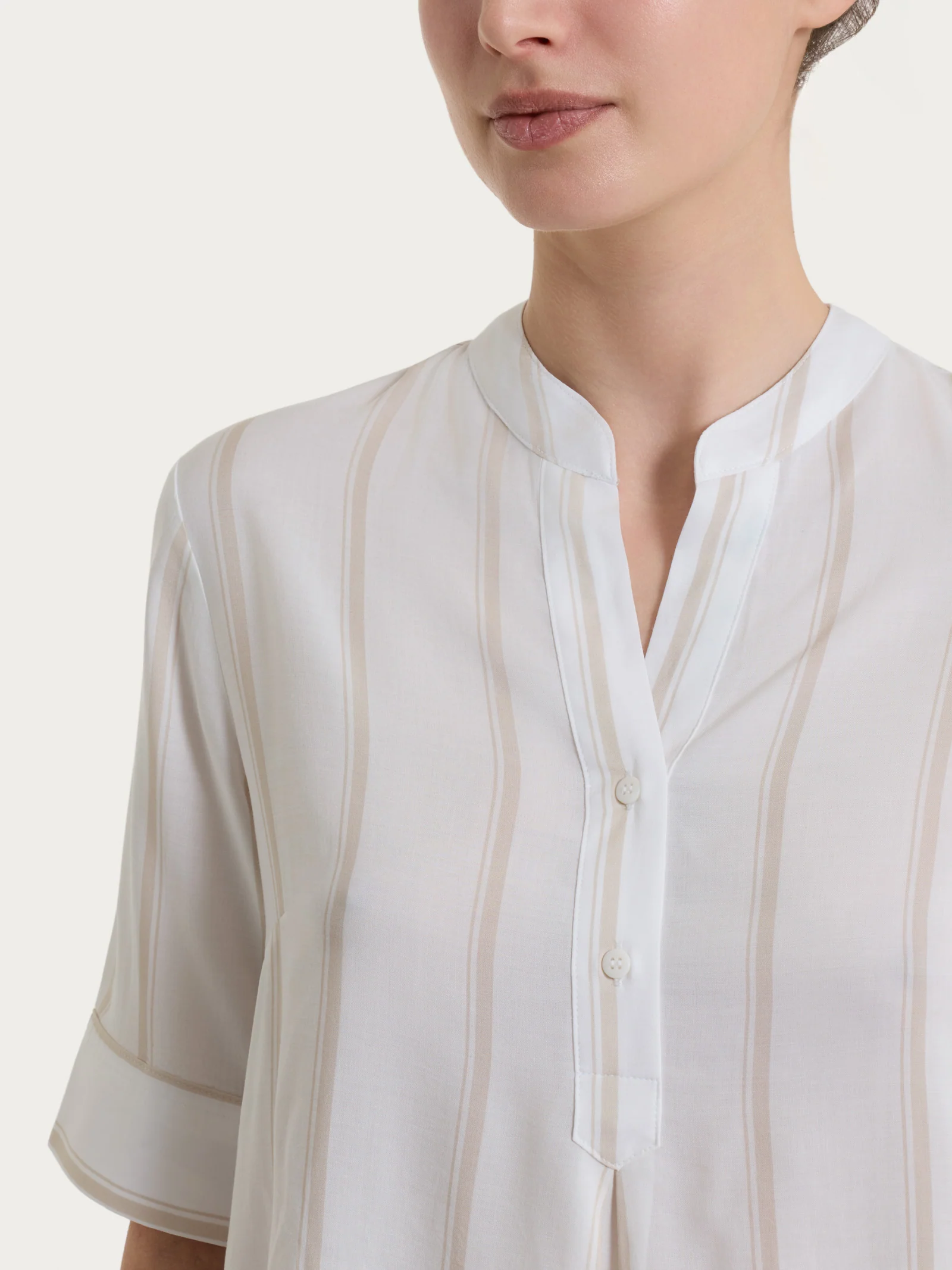 Blusa a righe spaziate e manica corta in EcoSeta - Fant.Blanc - Image 4