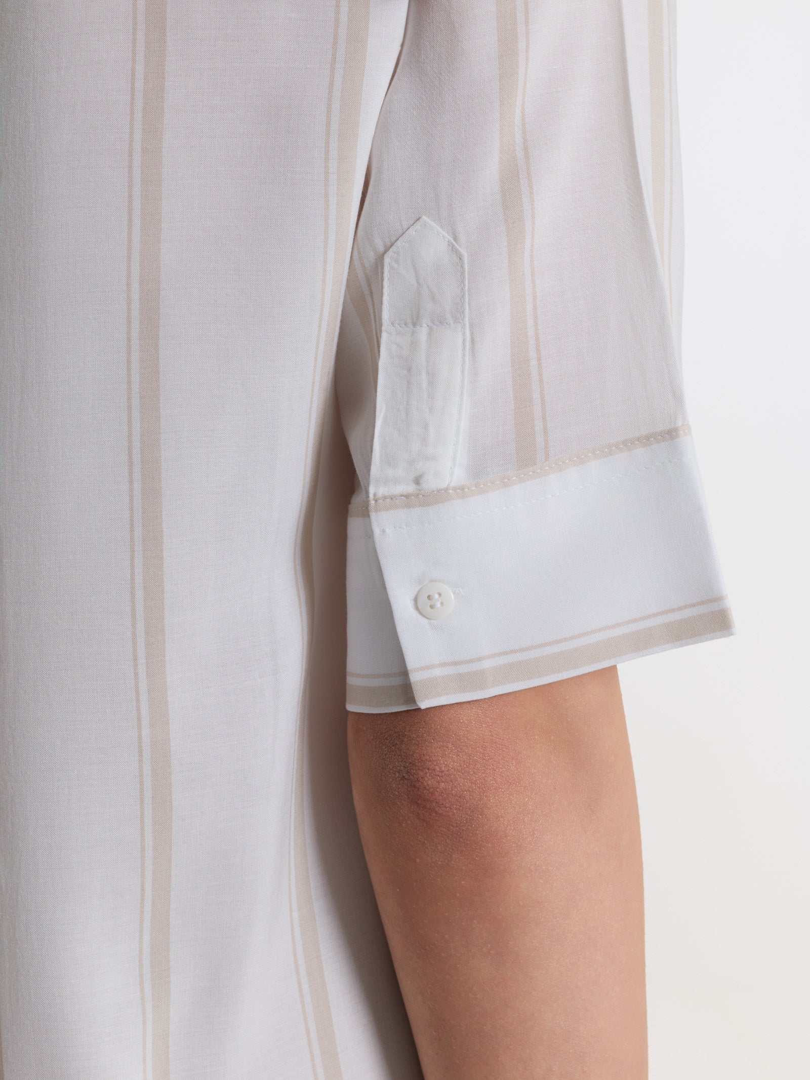 Blusa a righe spaziate e manica corta in EcoSeta - Fant.Blanc - Image 5