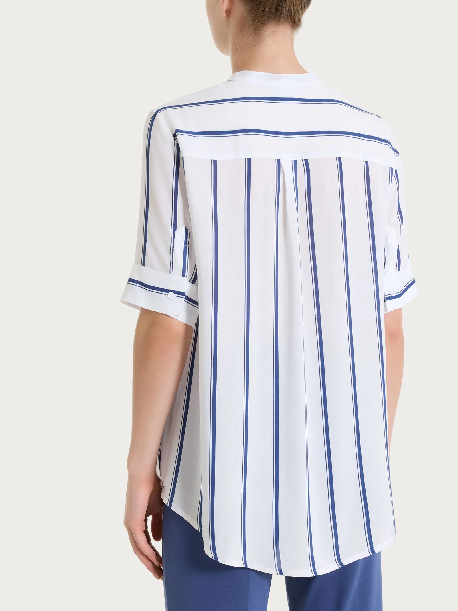 Blusa a righe spaziate e manica corta in EcoSeta - Fant. Oceana - Image 3