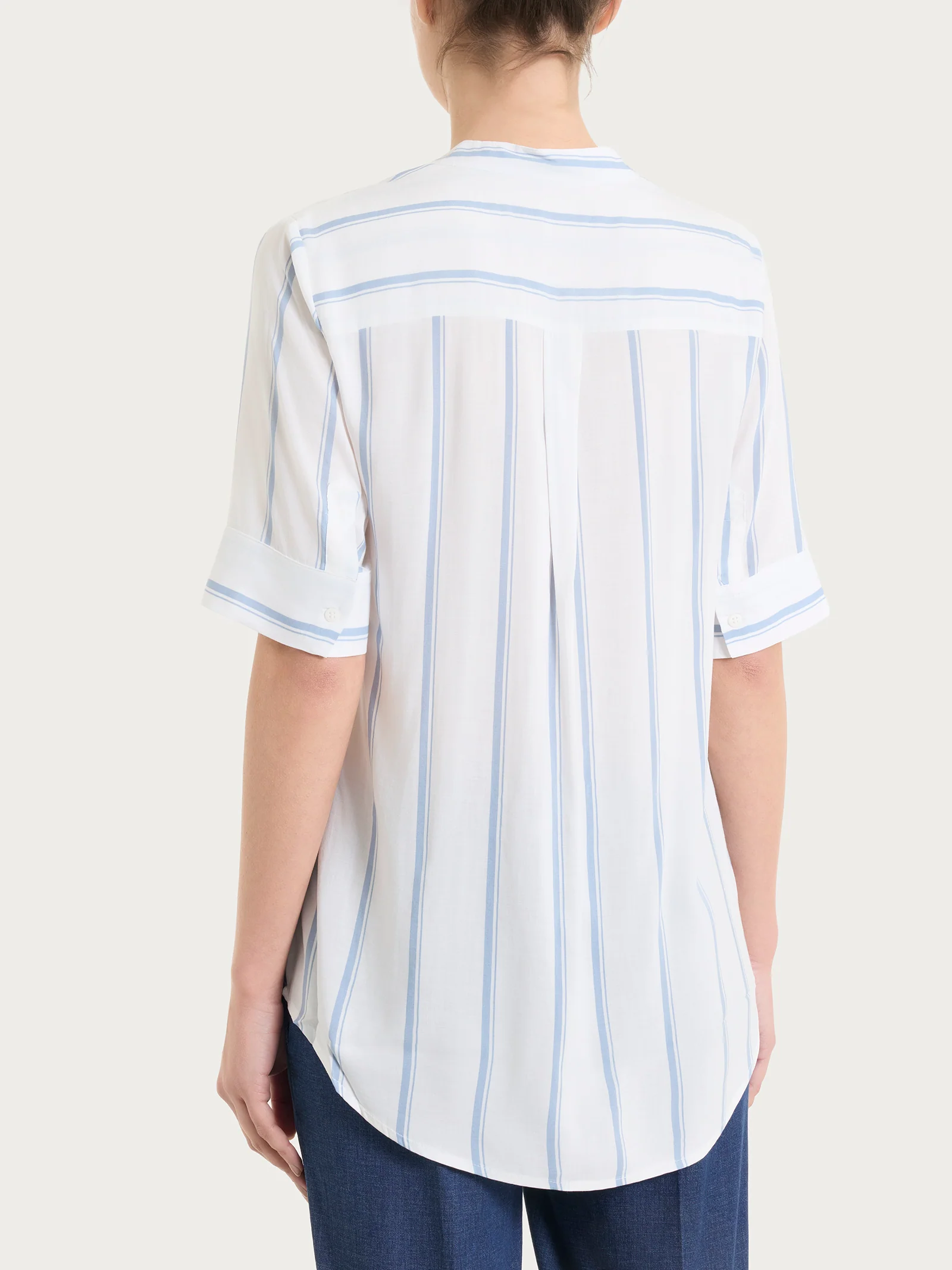 Blusa a righe spaziate e manica corta in EcoSeta - Fant. Dusty Blue - Image 2
