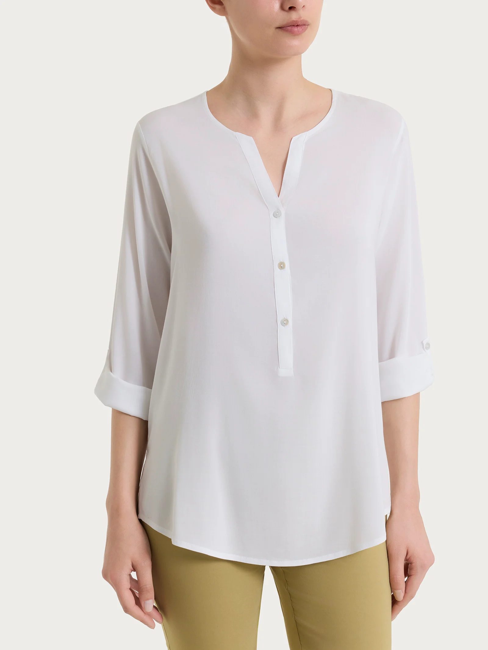 Blusa a serafino con manica risvoltabile in Voile Stretch - Bianco - Image 2