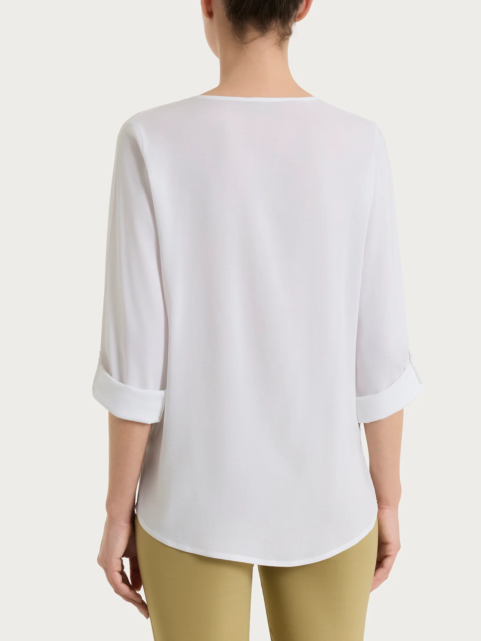 Blusa a serafino con manica risvoltabile in Voile Stretch - Bianco - Image 4