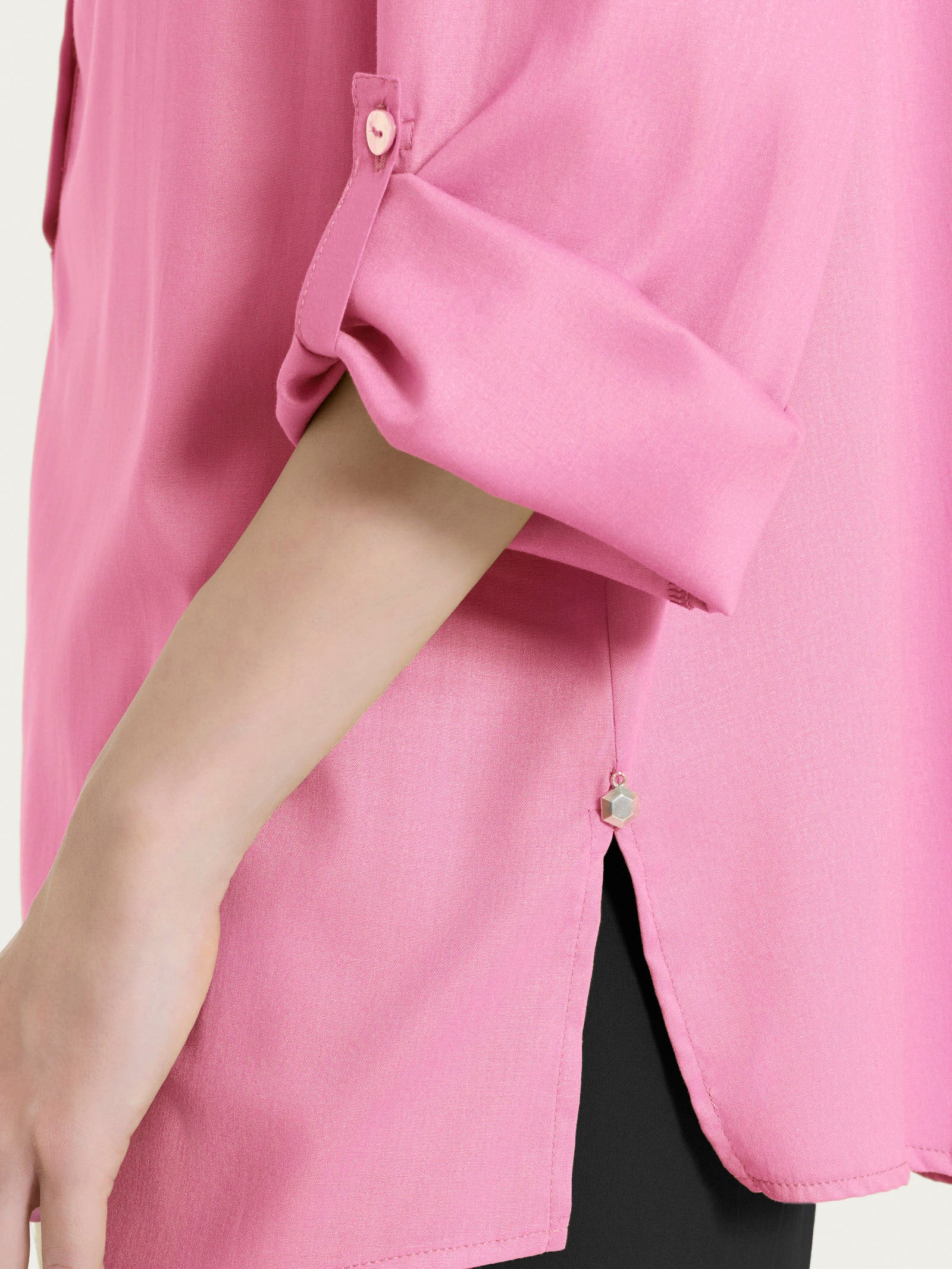 Blusa a serafino con manica risvoltabile in Voile Stretch - Cashmere Rose - Image 4