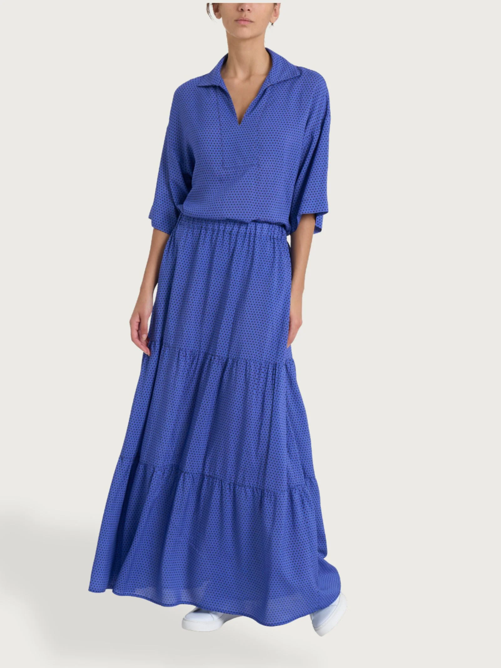 Blusa con colletto e hexagon pattern in Ecoseta - Fant. Dazzling Blue - Image 4