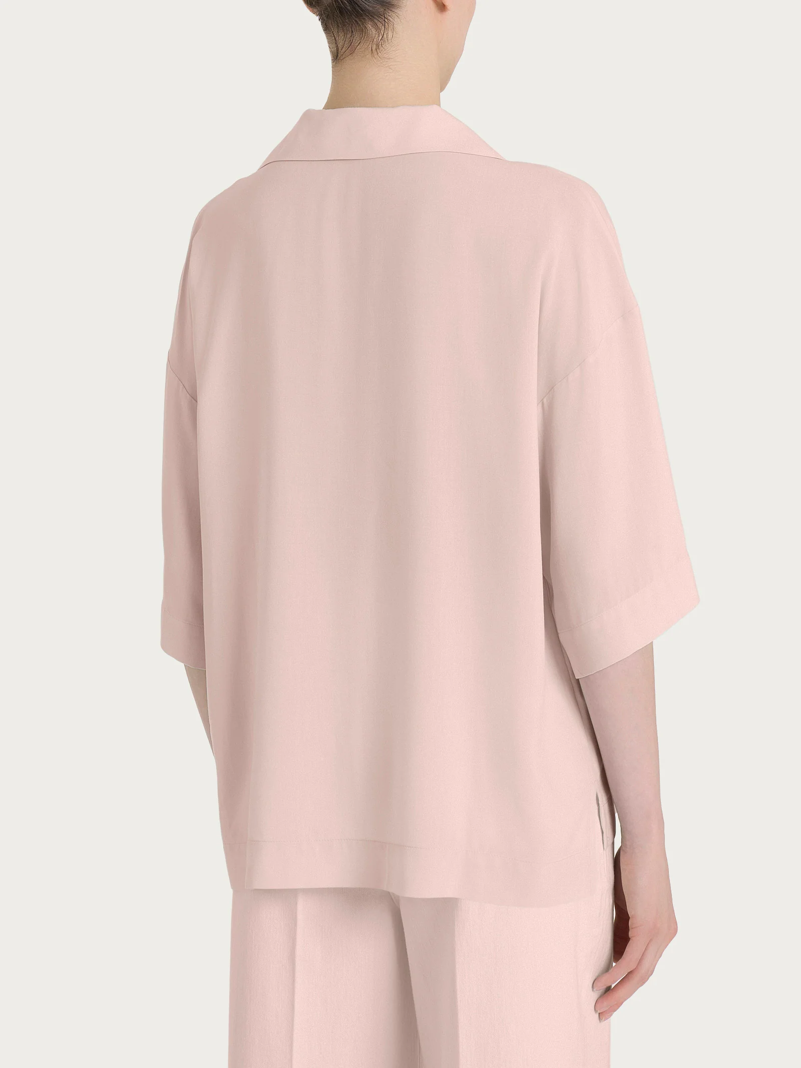 Blusa con colletto polo in EcoSeta - Cameo Rose - Image 2