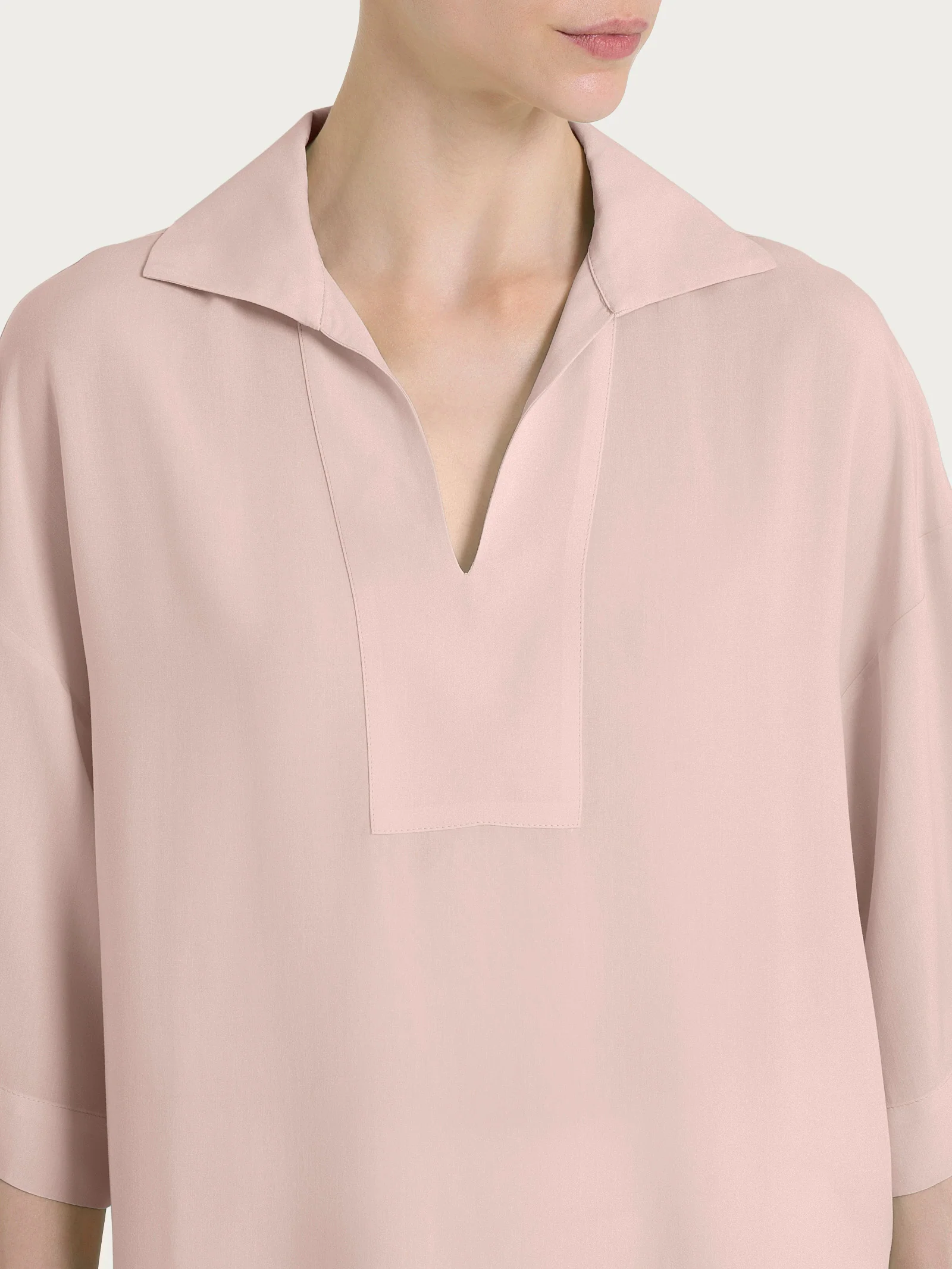 Blusa con colletto polo in EcoSeta - Cameo Rose - Image 3