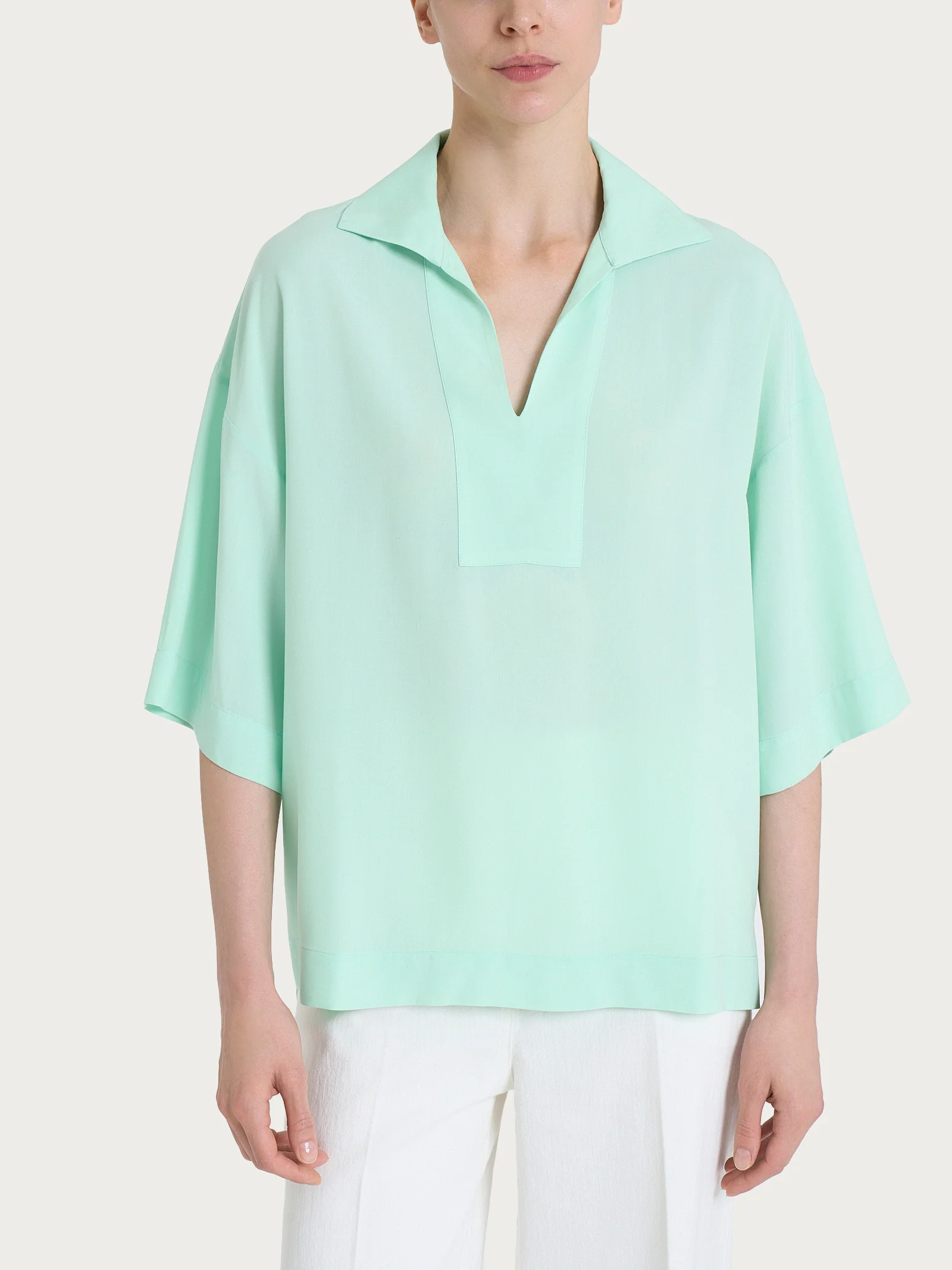 Blusa con colletto polo in EcoSeta - Bird's Egg Green - Image 5
