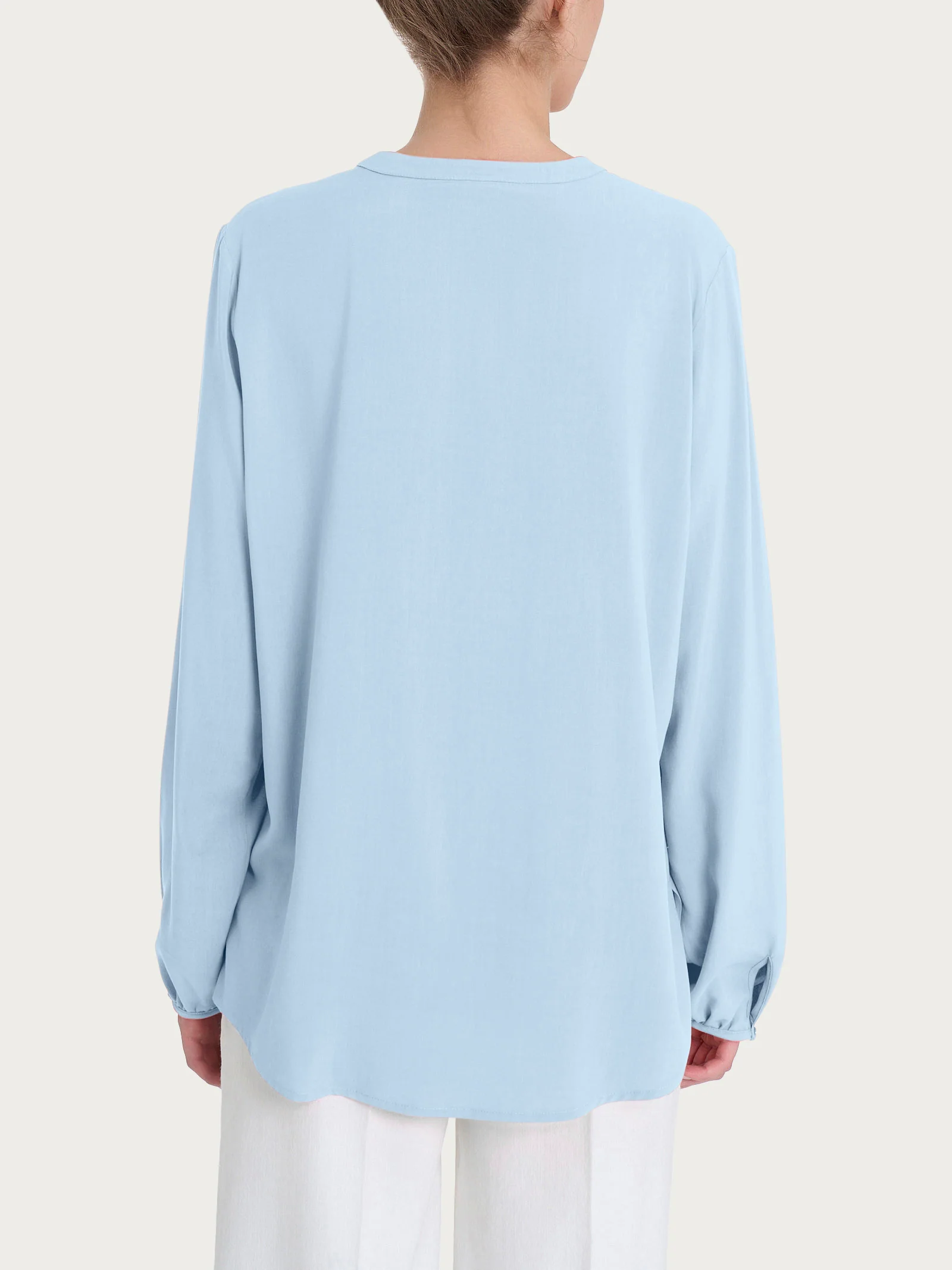 Blusa con collo alla coreana e manica lunga in Ecoseta - Skyway - Image 2