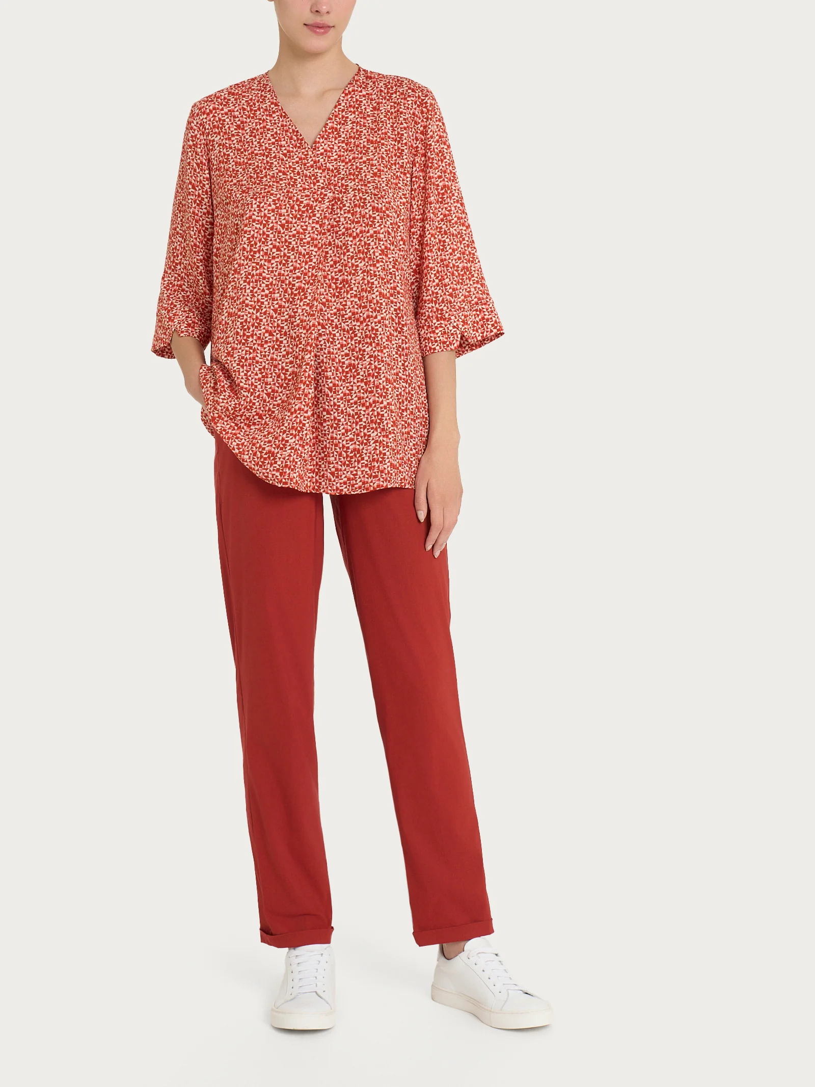 Blusa con geometric pattern e manica 3/4 in Ecoseta - Fant. Dubarry - Image 4