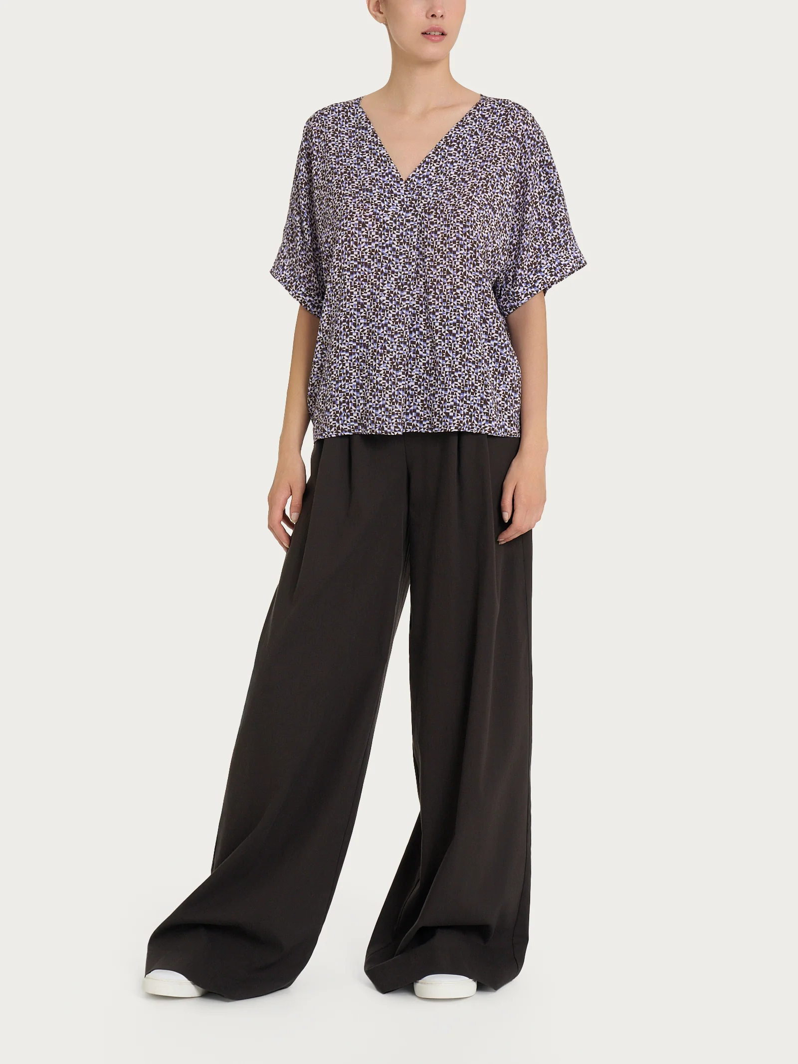 Blusa con geometric pattern e manica kimono in Ecoseta - Fant. Thistle - Image 4