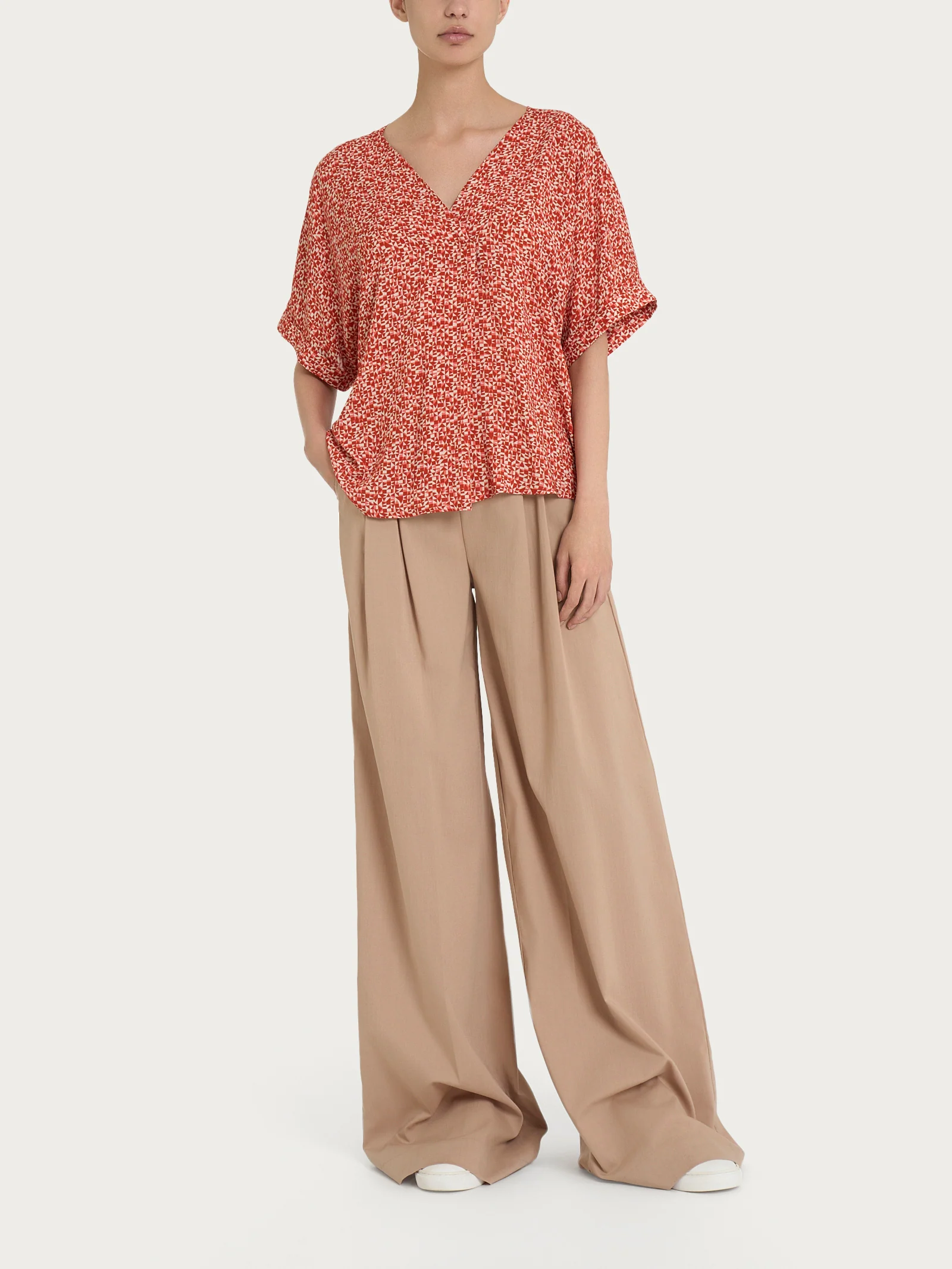 Blusa con geometric pattern e manica kimono in Ecoseta - Fant. Dubarry - Image 4