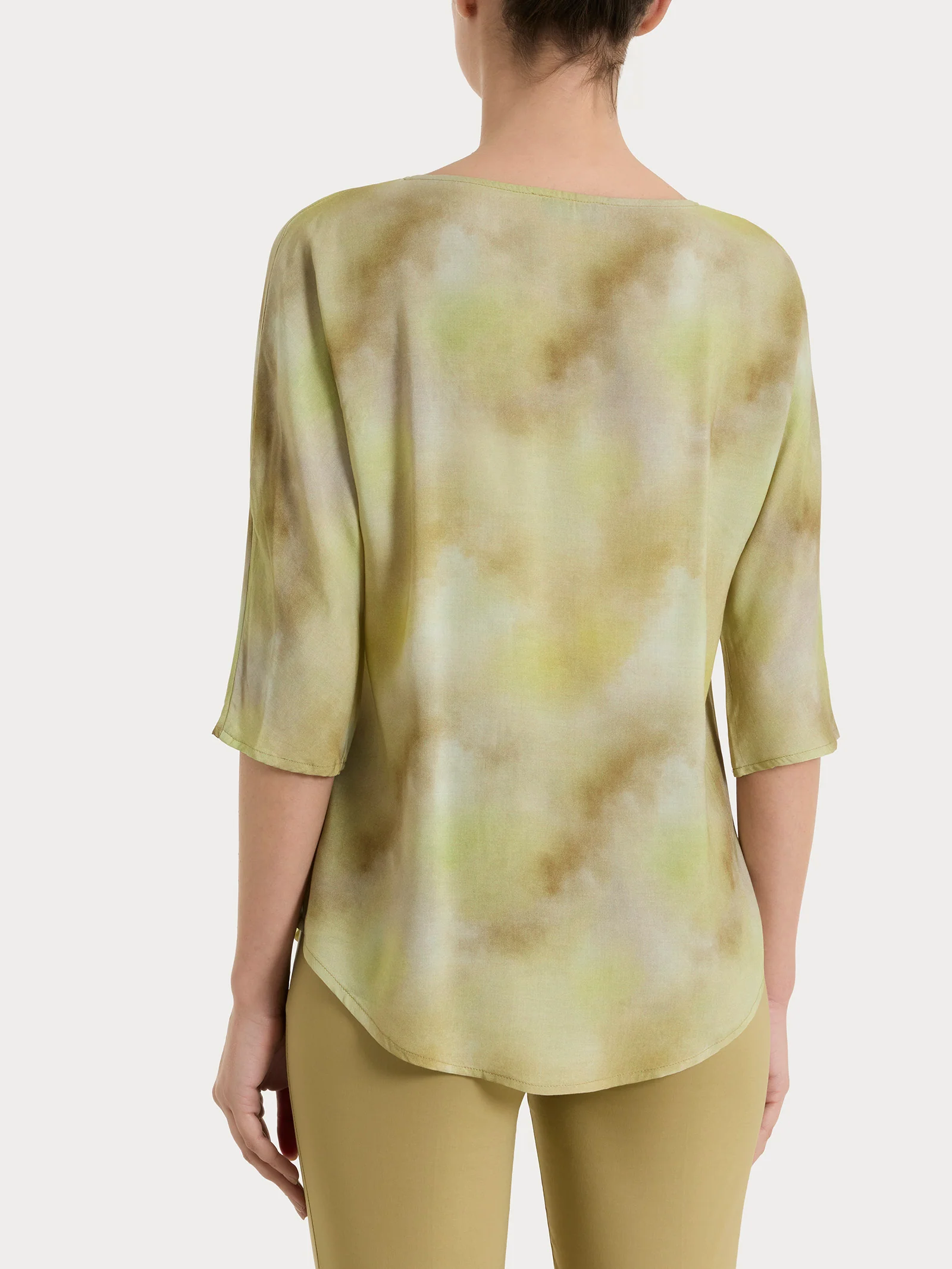 Blusa con manica 3/4 e fantasia in EcoSeta - Fant. Khaki - Image 2