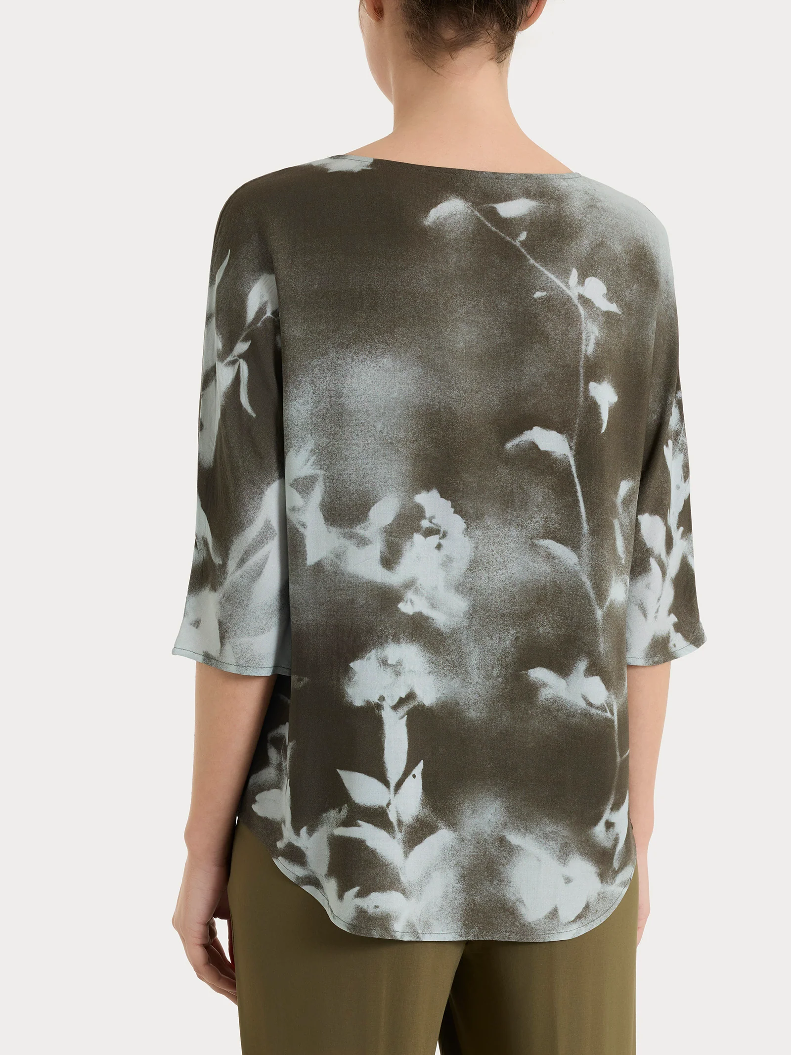 Blusa con manica 3/4 e fantasia in EcoSeta - Fant. Foggy Dew - Image 2