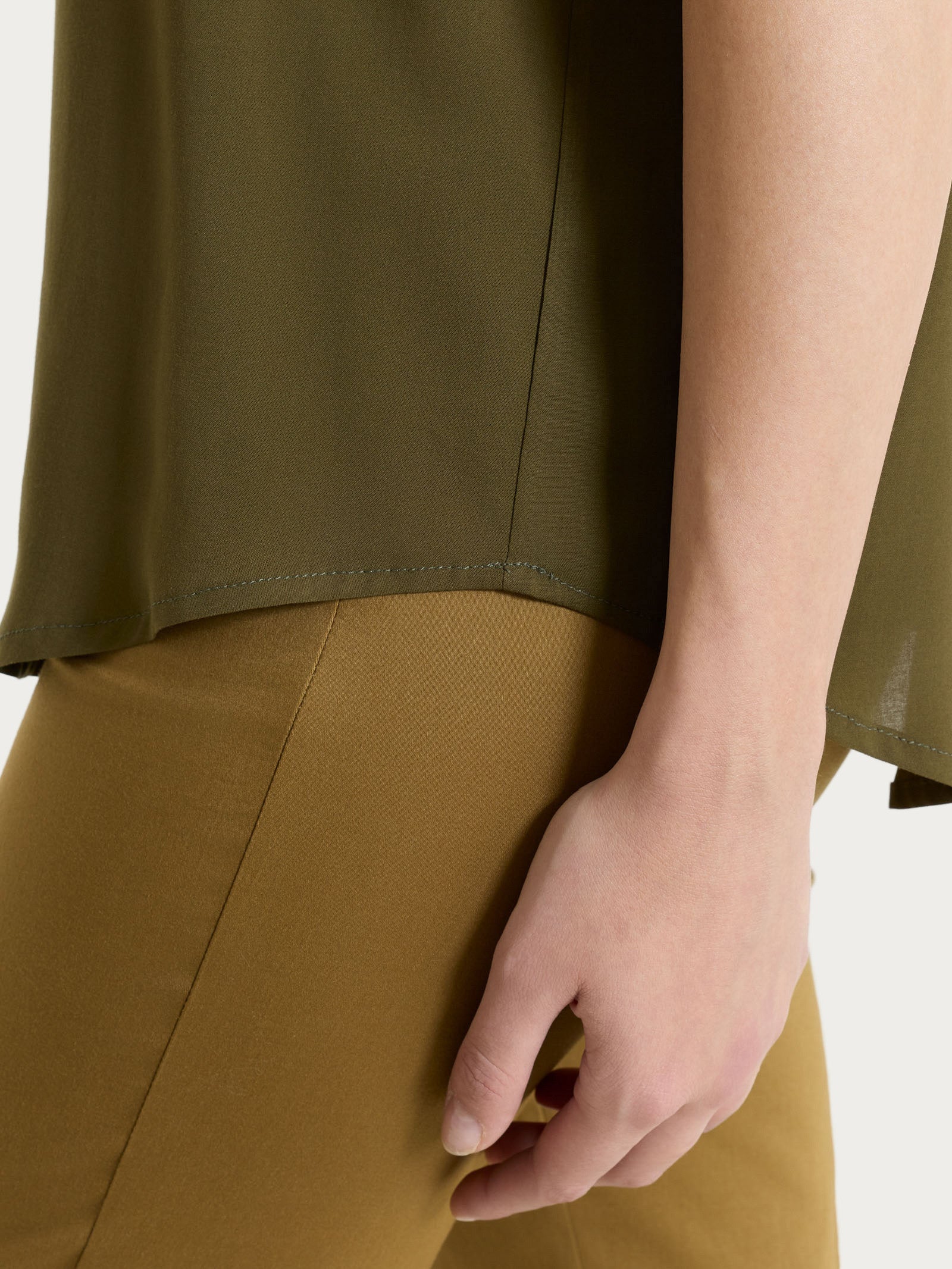 Blusa con manica a kimono in Voile Stretch - Dark Olive - Image 3