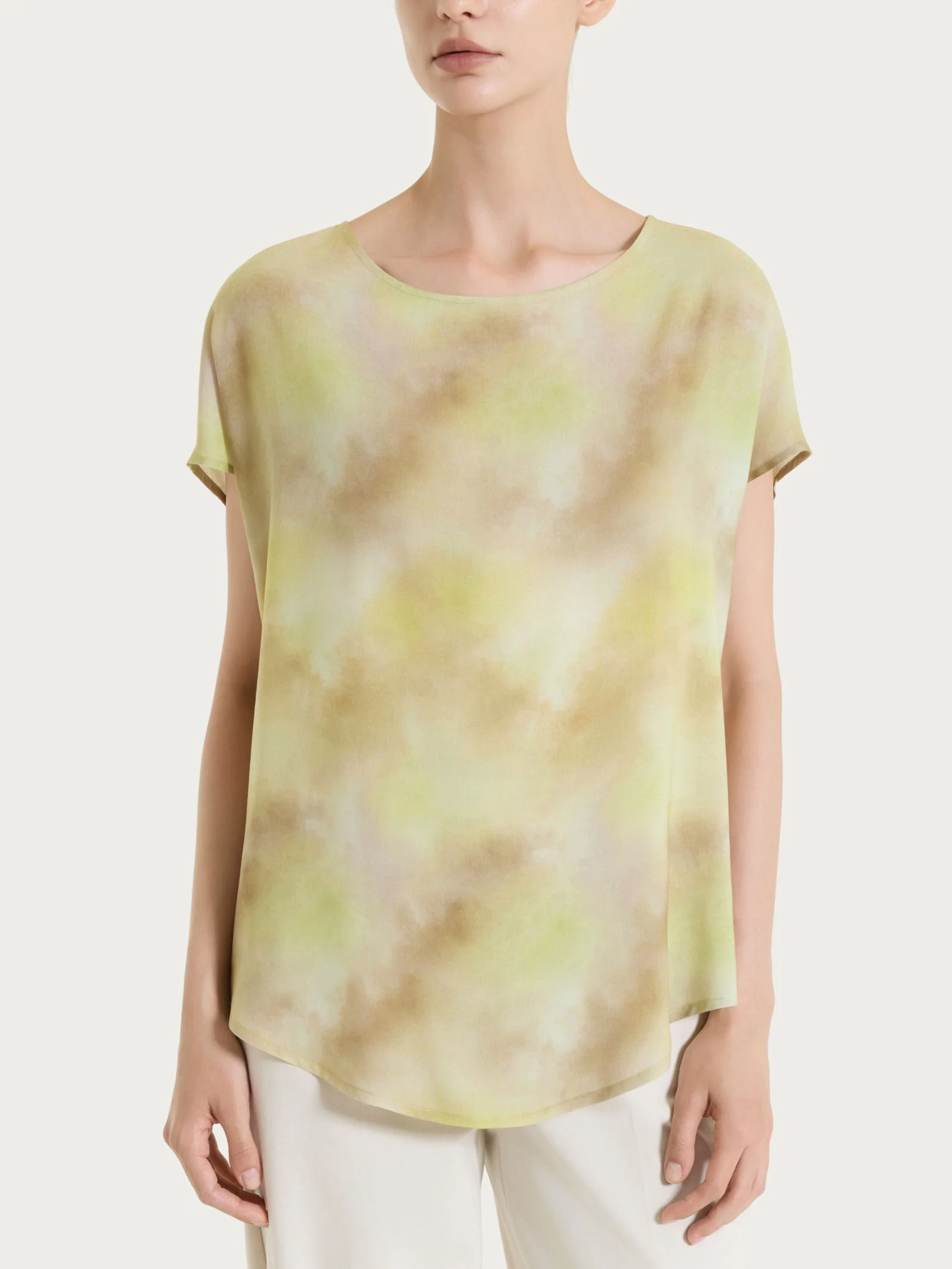 Blusa con manica corta e fantasia in EcoSeta - Fant. Khaki - Image 6