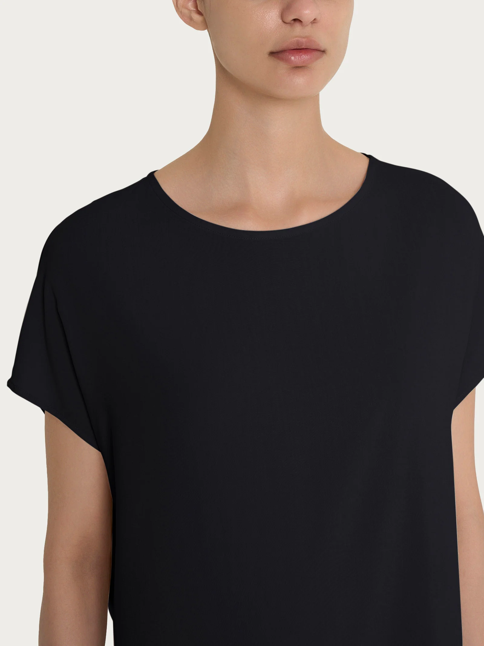 Blusa con manica Kimono in Ecoseta - Nero - Image 3
