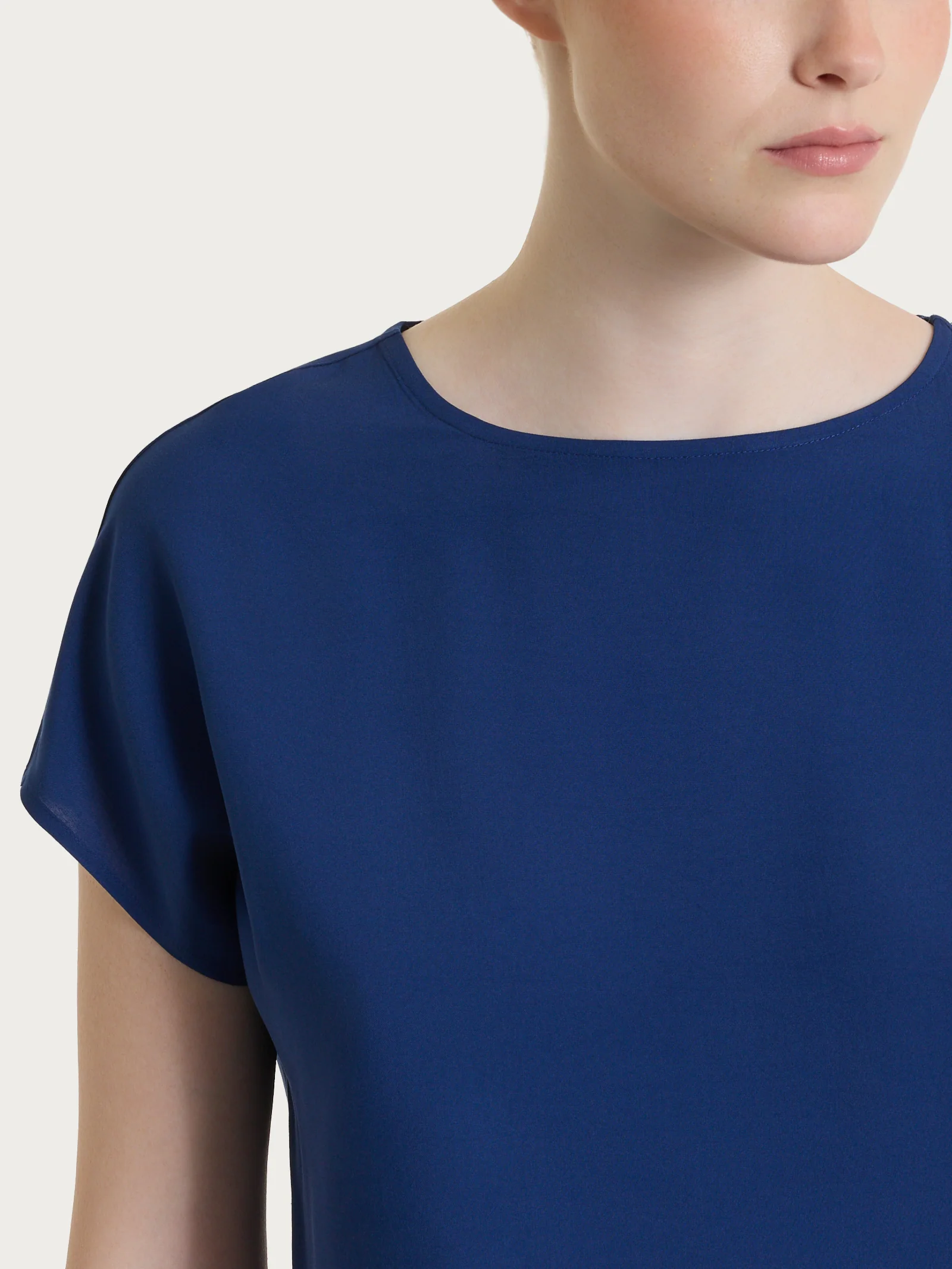 Blusa con manica Kimono in Ecoseta - Blueberry - Image 3