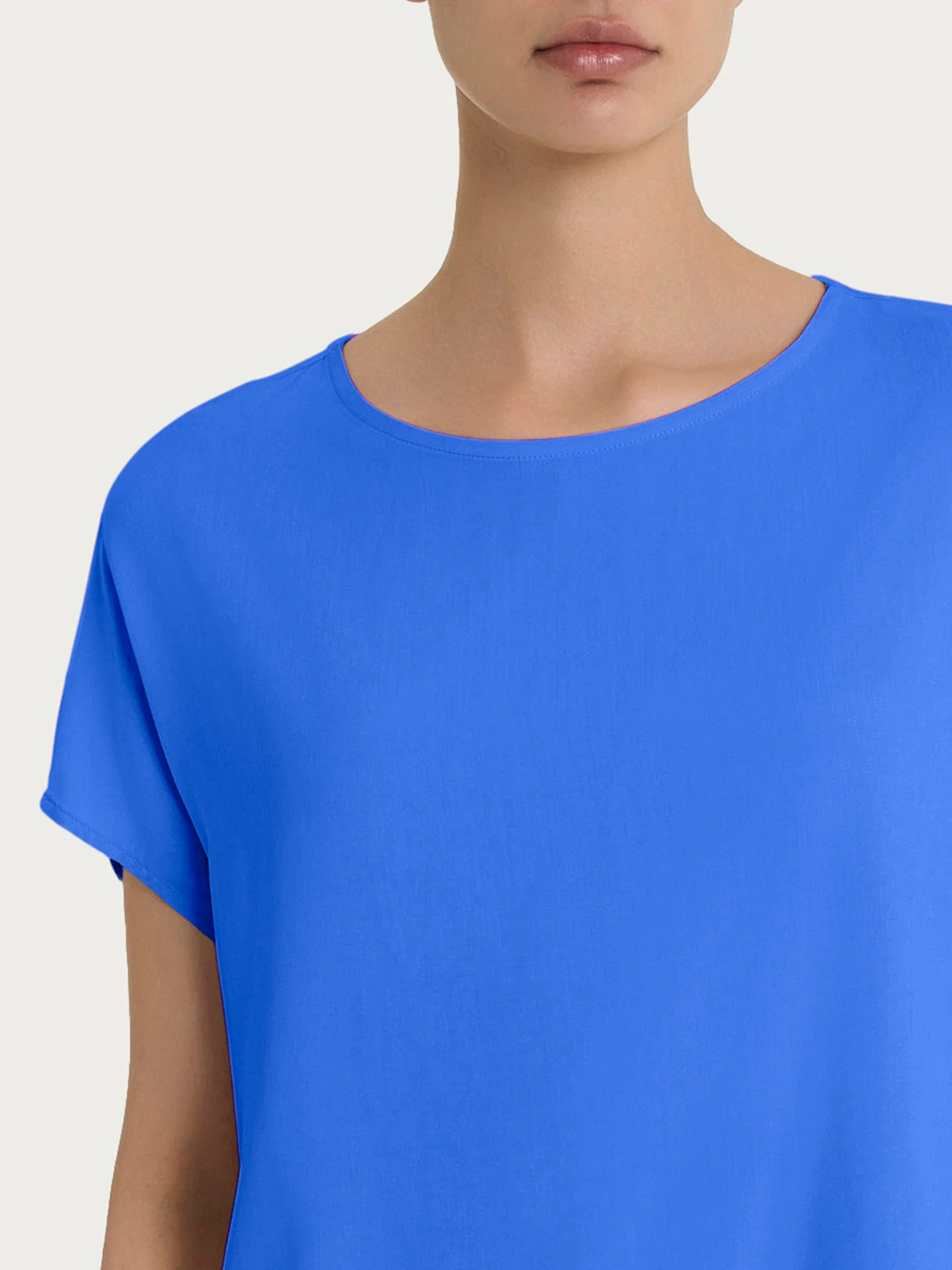 Blusa con manica Kimono in Ecoseta - Dazzling Blue - Image 3