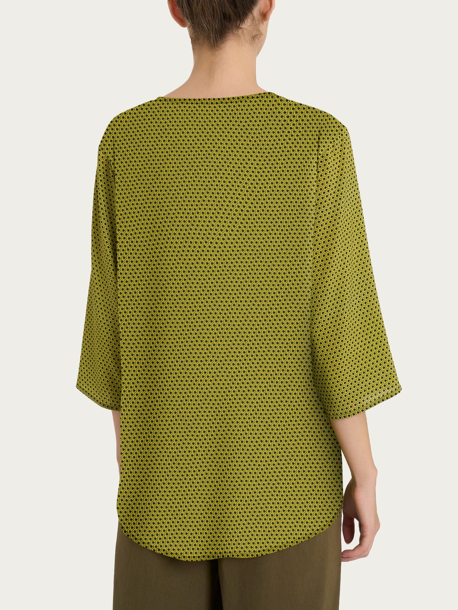 Blusa con scollo a V e hexagon pattern in Ecoseta - Fant. Sphagnum - Image 2